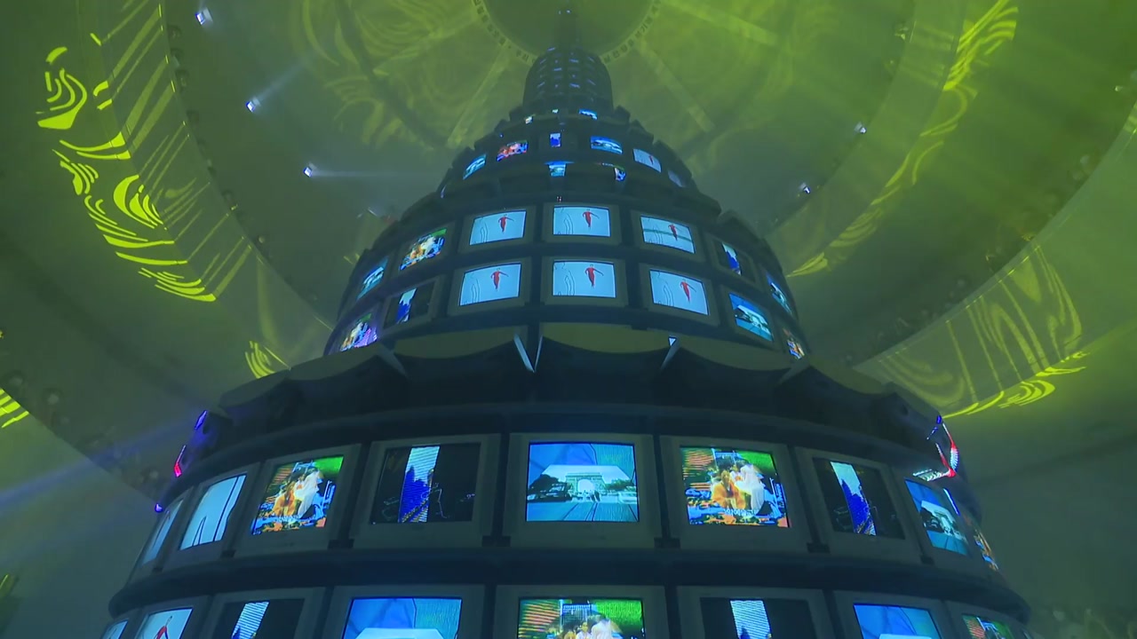 최근 재가동된 다다익선의 모습 