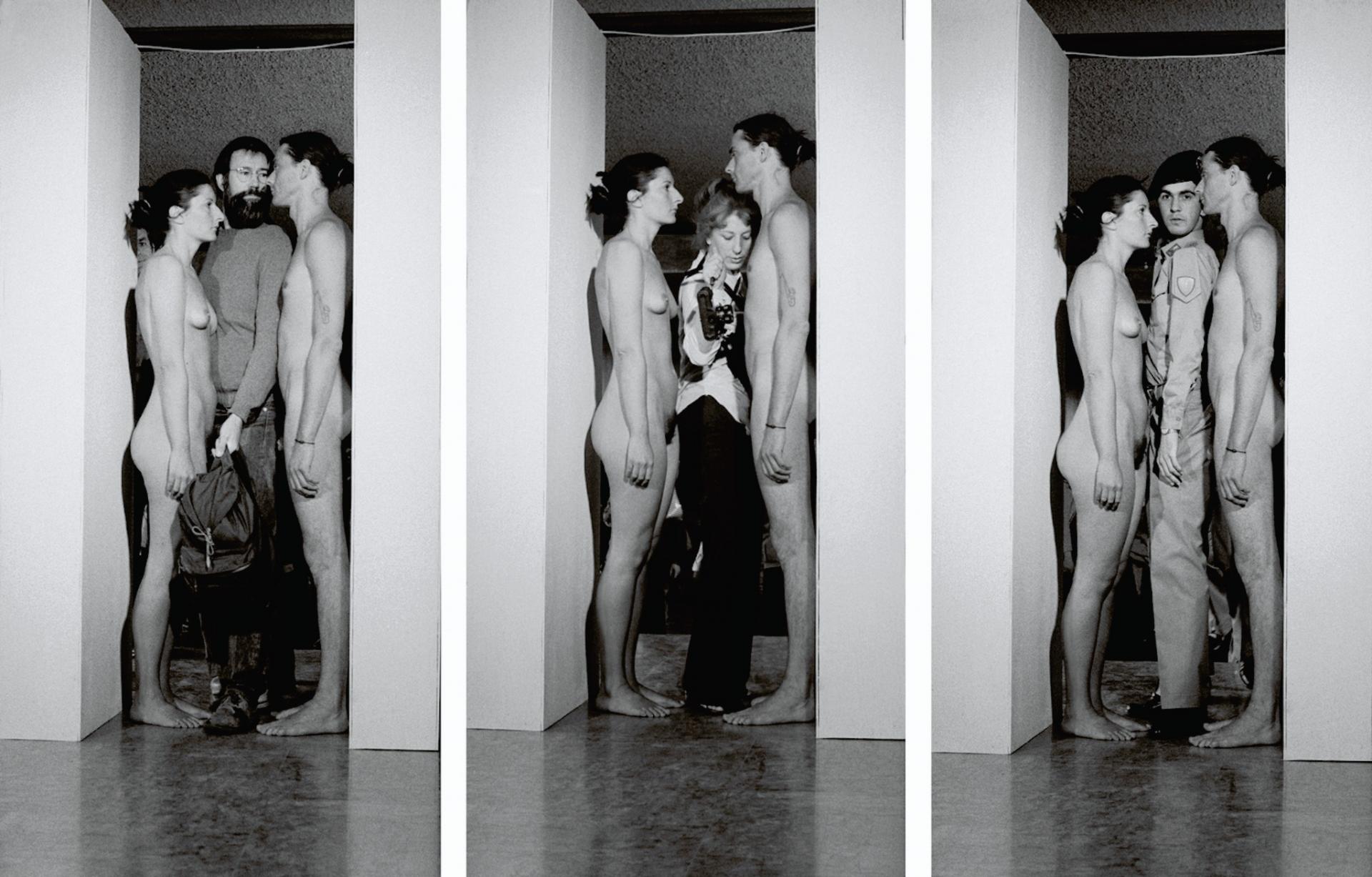 Imponderabilia (1977) © marina abramović archive