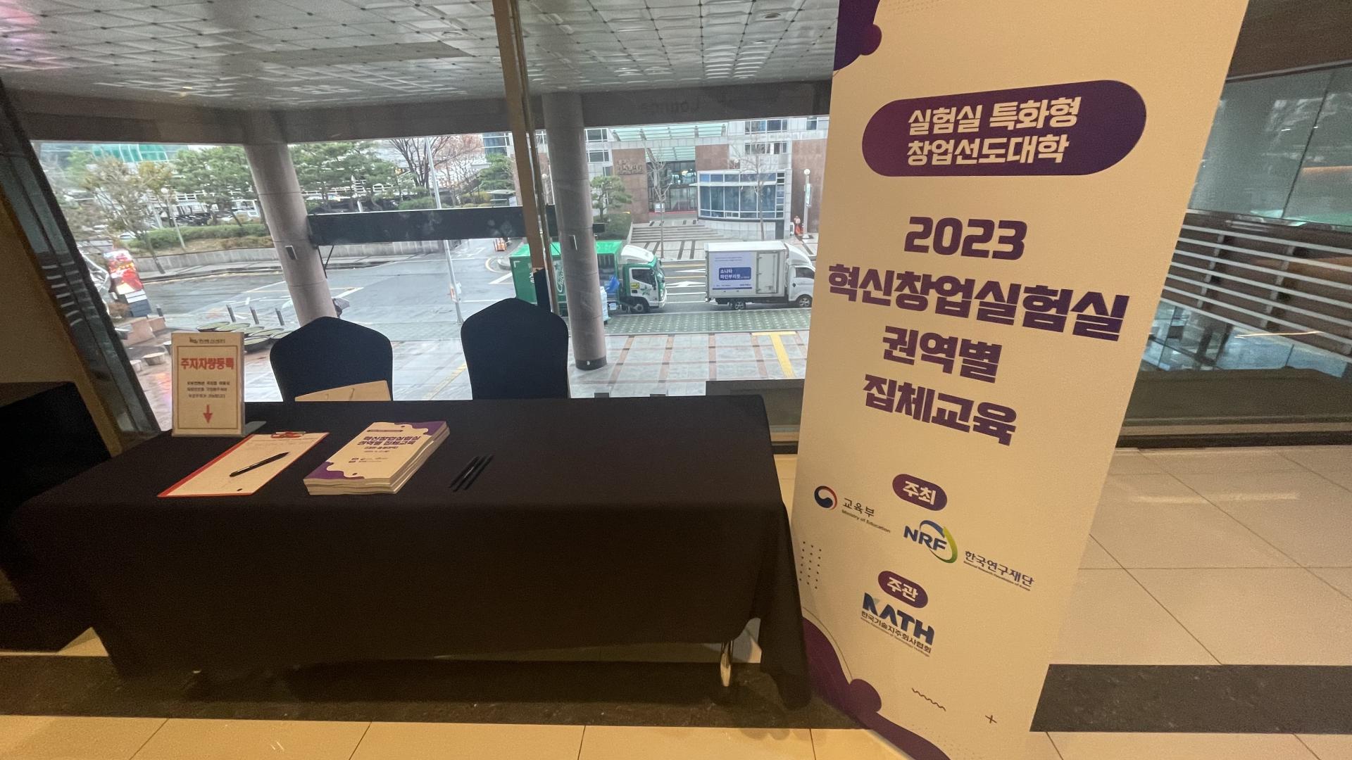 d52ead1a86c21.jpg
