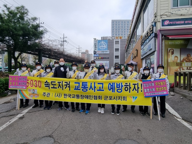 5b17413a57877.png