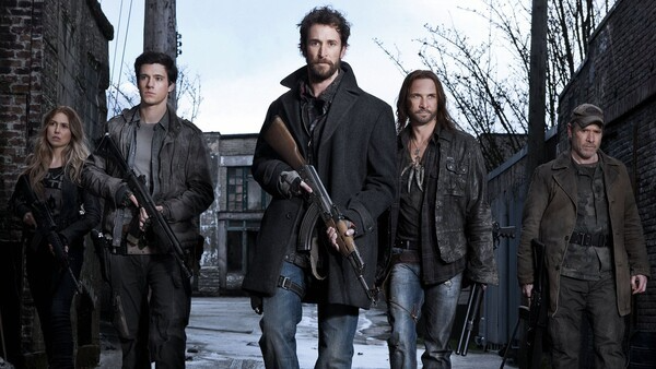 스티븐 스필버그가 제작한 외계인과 지구인의 사투를 그린 드라마 'Falling Skies' 스틸컷. (사진=TNT)