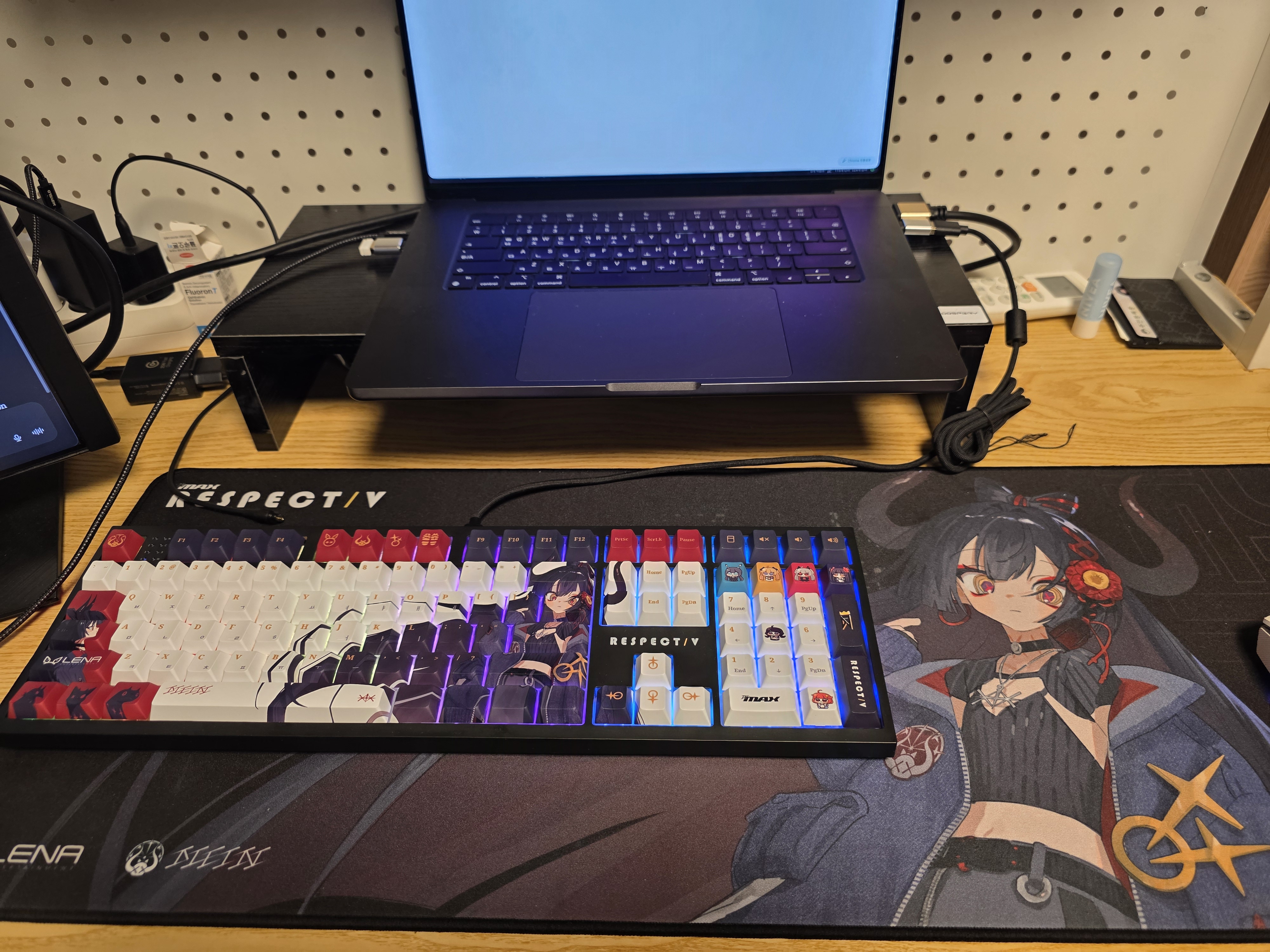 時光代理人　デスクパット DJMAX アーティスト・ダインのキャラクター デスクマット : DJMAX