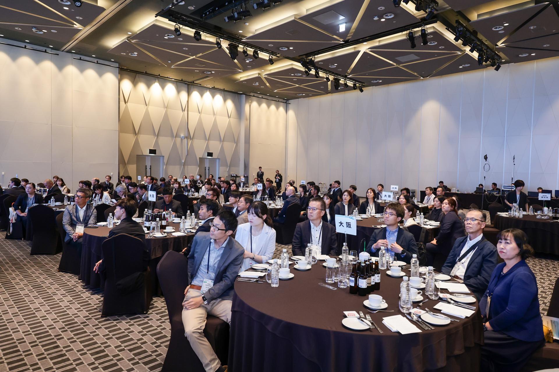 8.7 歓迎晩餐会 (1).jpg