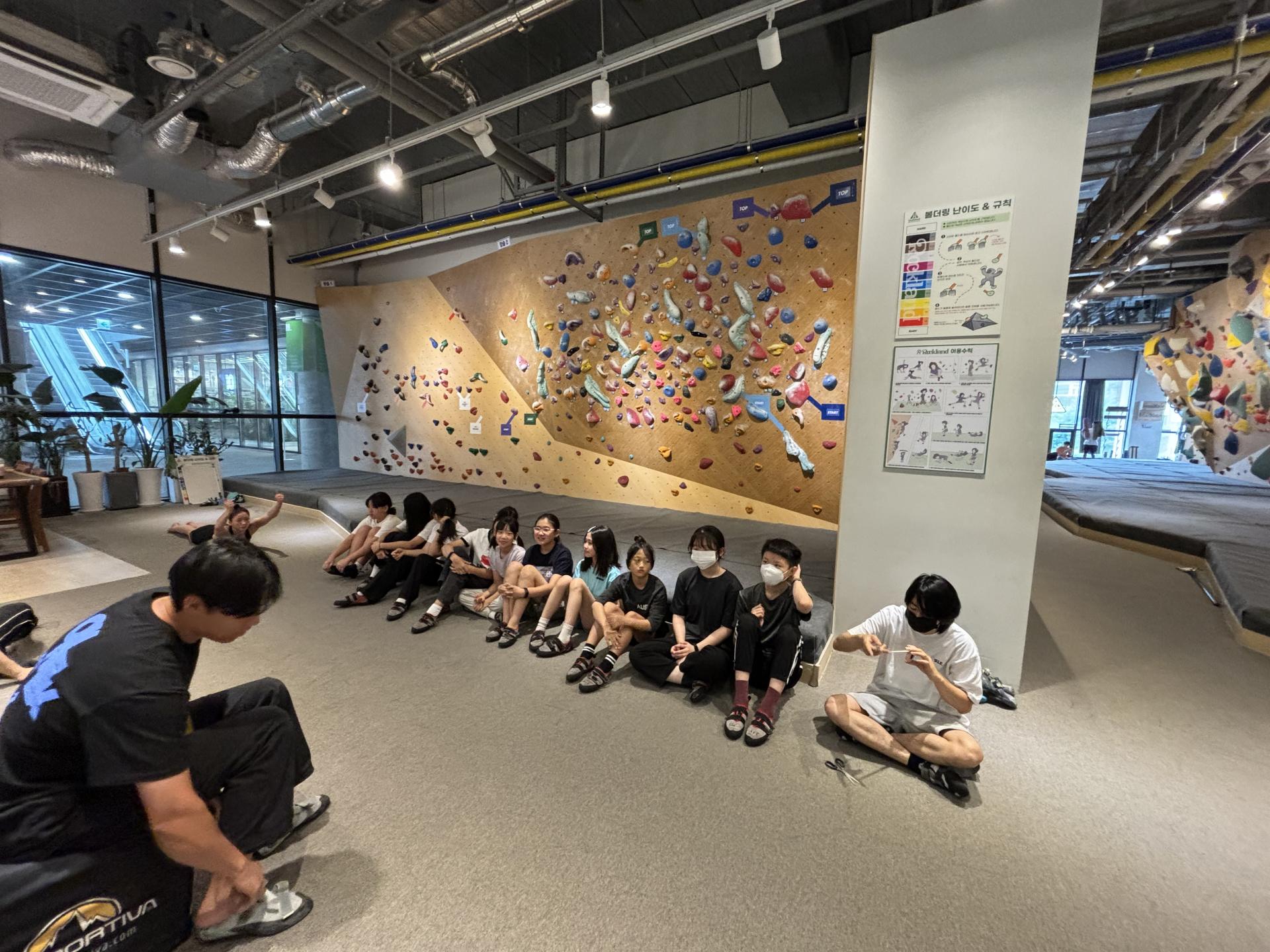 4f124bef681b0.jpg