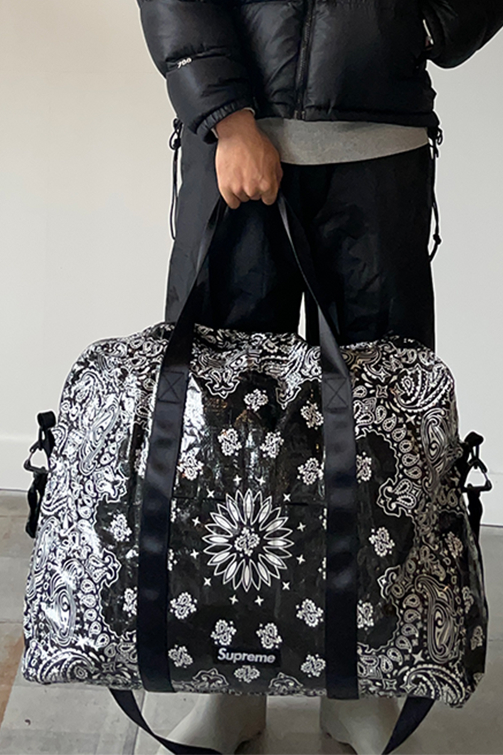 21SS SUPREME BANDANA TARP LARGE DUFFLE BAG BLACK : COSMICSLOW