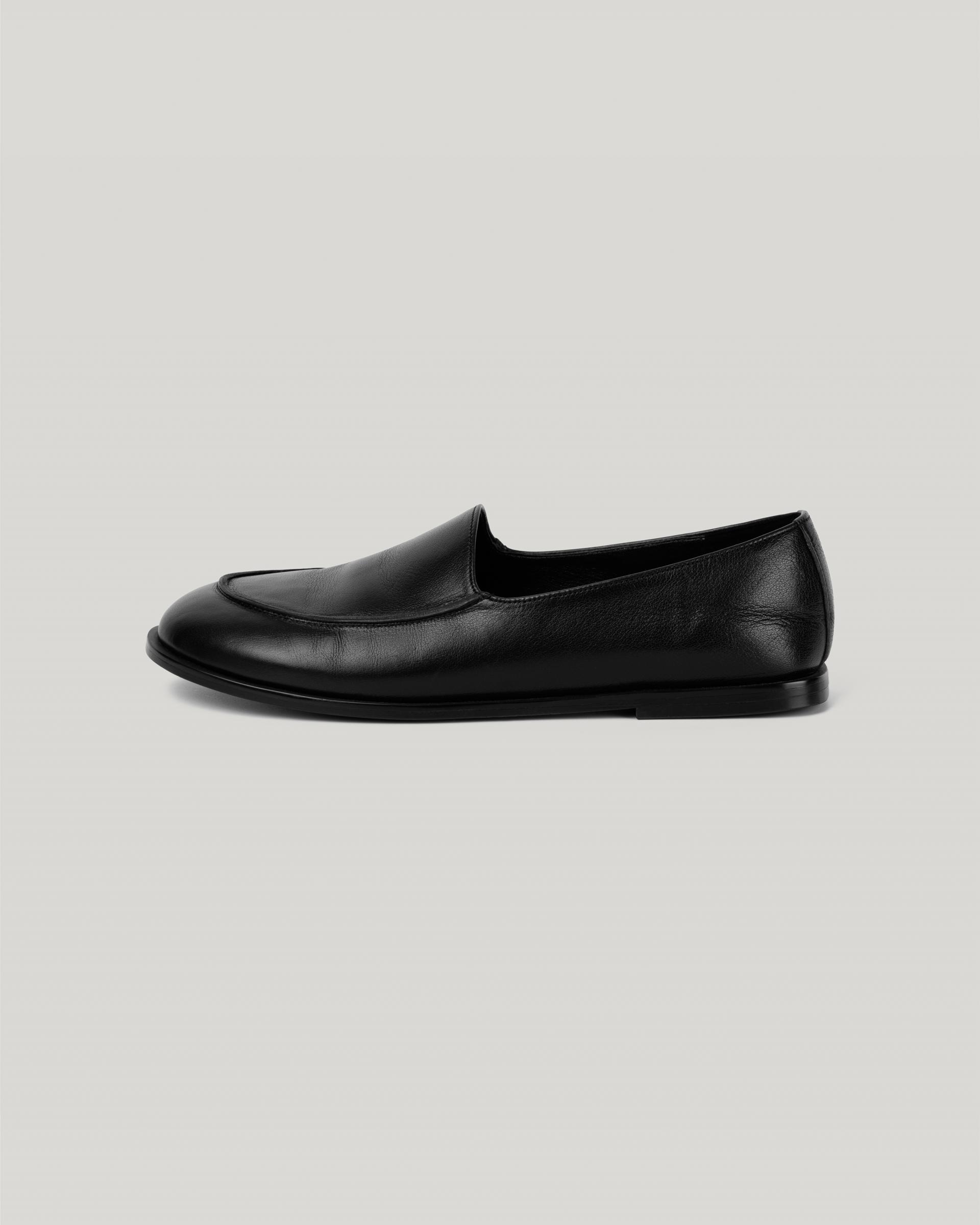 Aven Loafer [Black]