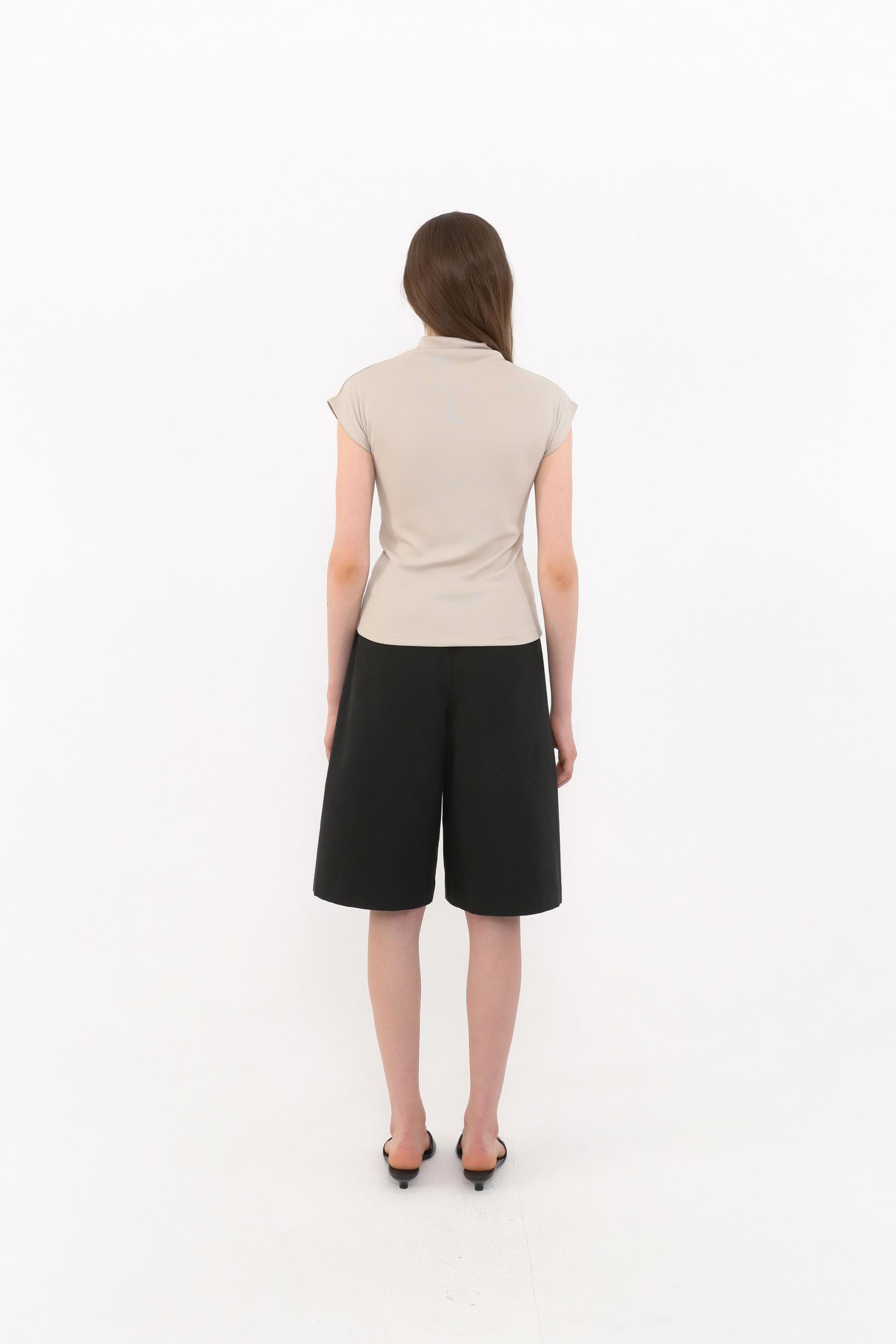 Our Pintuck Bermuda Pants [Black] ( 5/19 이후 순차배송 )