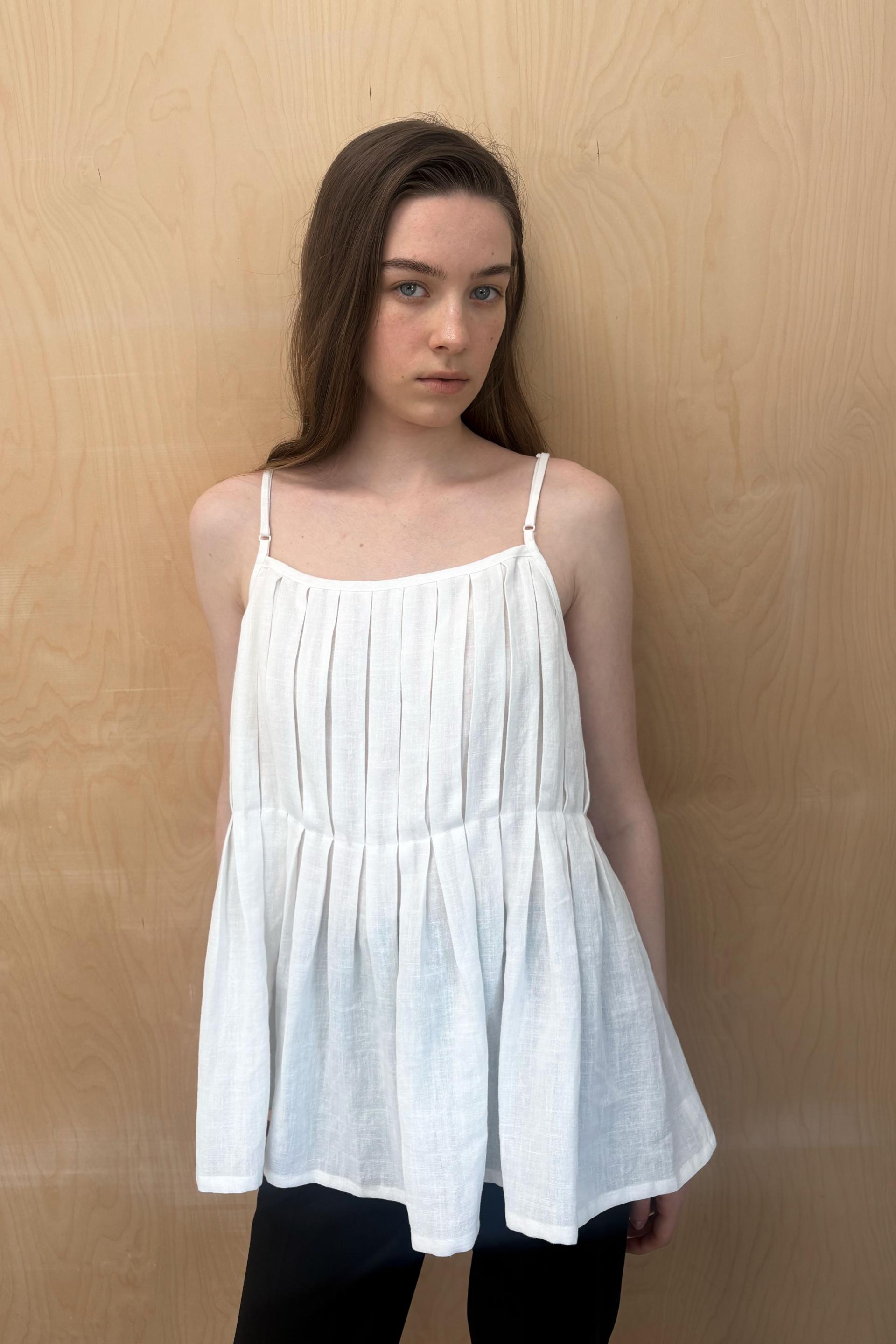 Rosy Pleated Linen Sleeveless [Ivory]