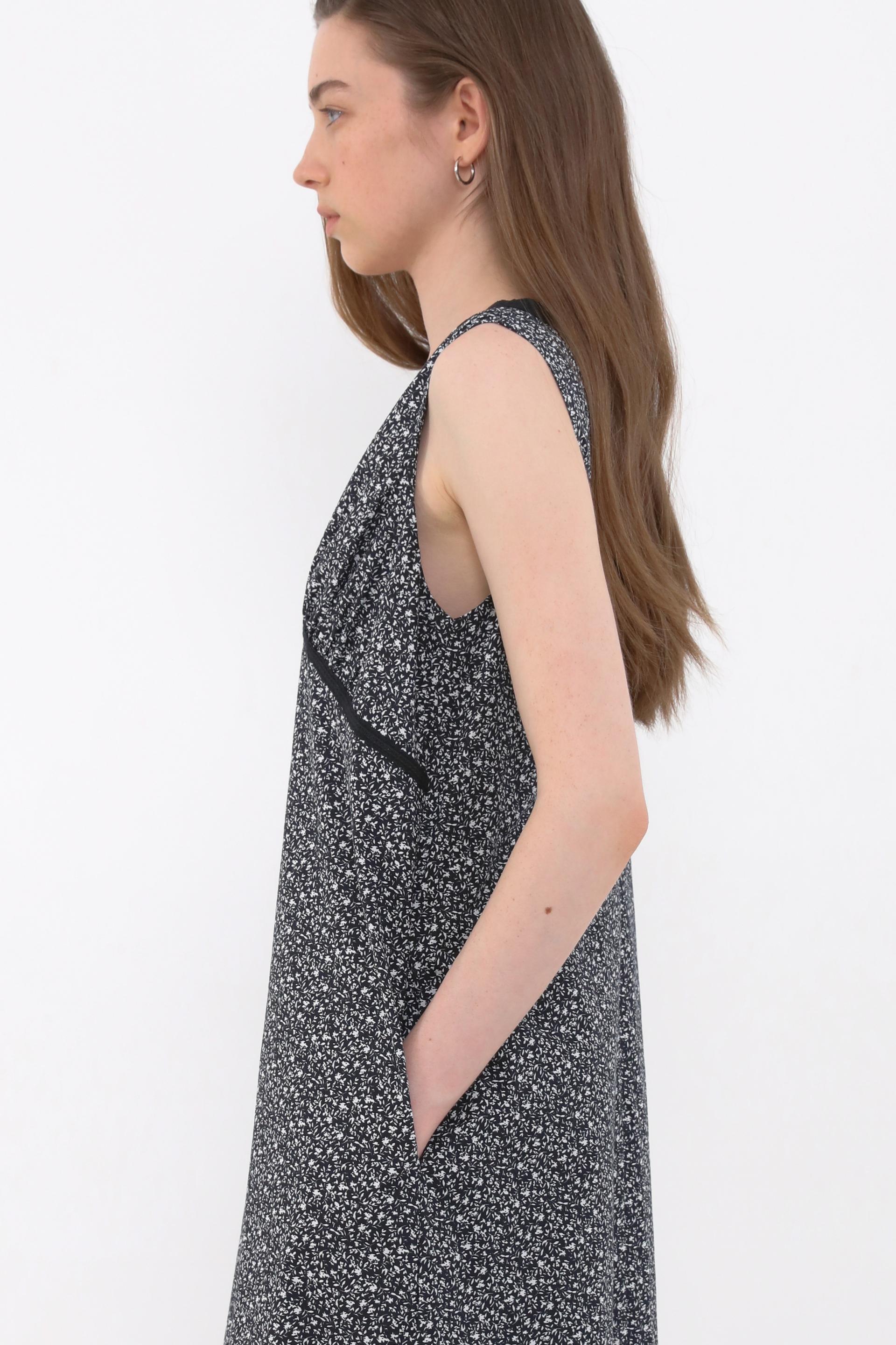 Bloom Point Dress [Black]