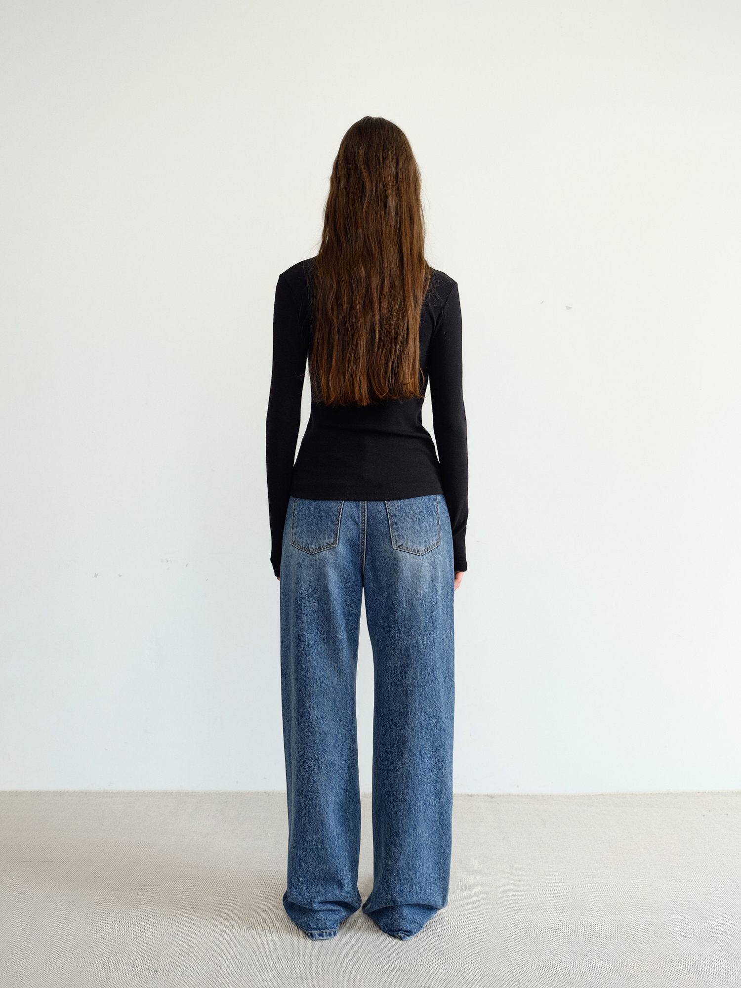 Roven Wool Turtleneck [Black]