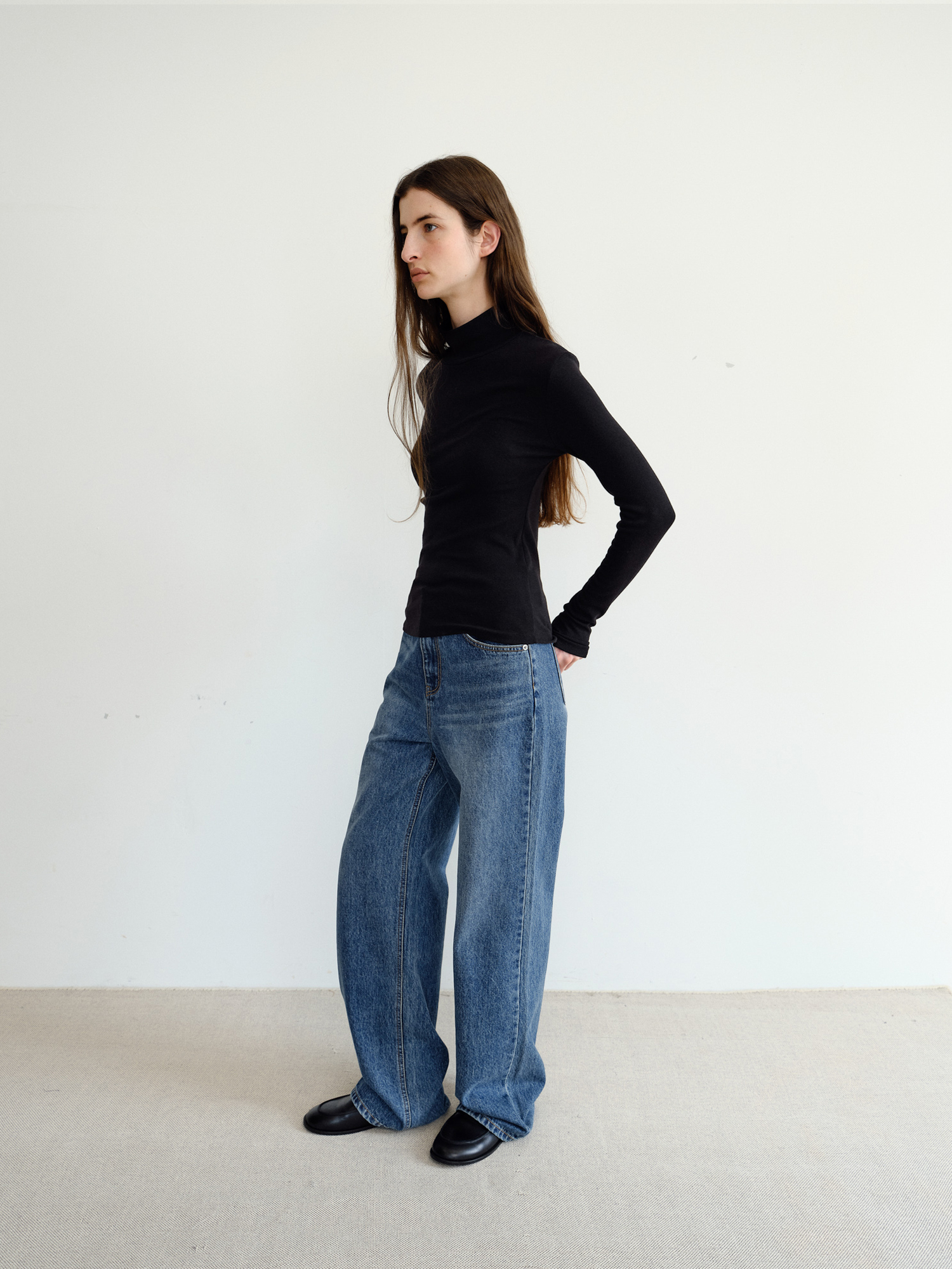 Roven Wool Turtleneck [Black]