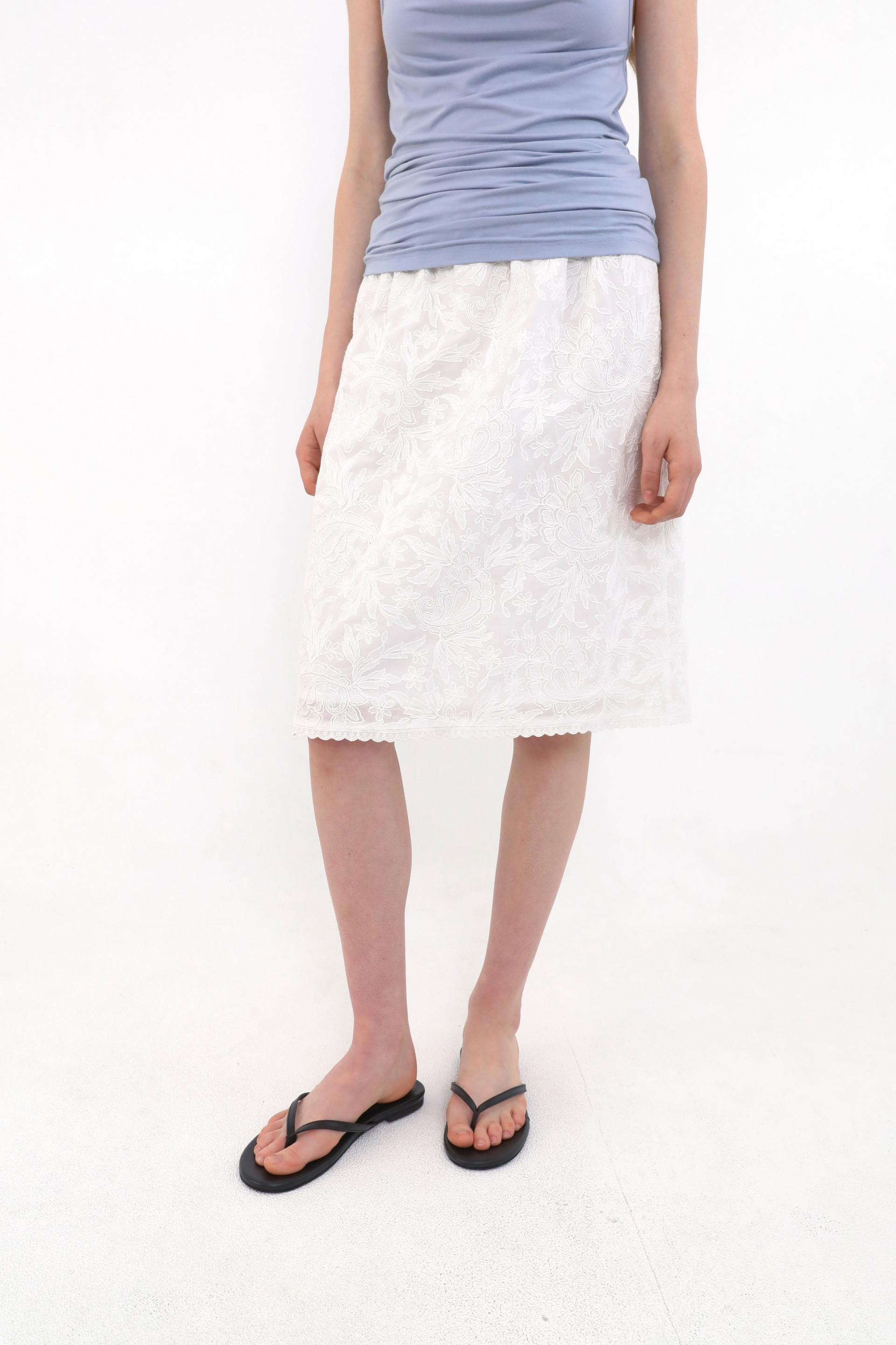 Eyelet Flower Pattern Skirt [Ivory]