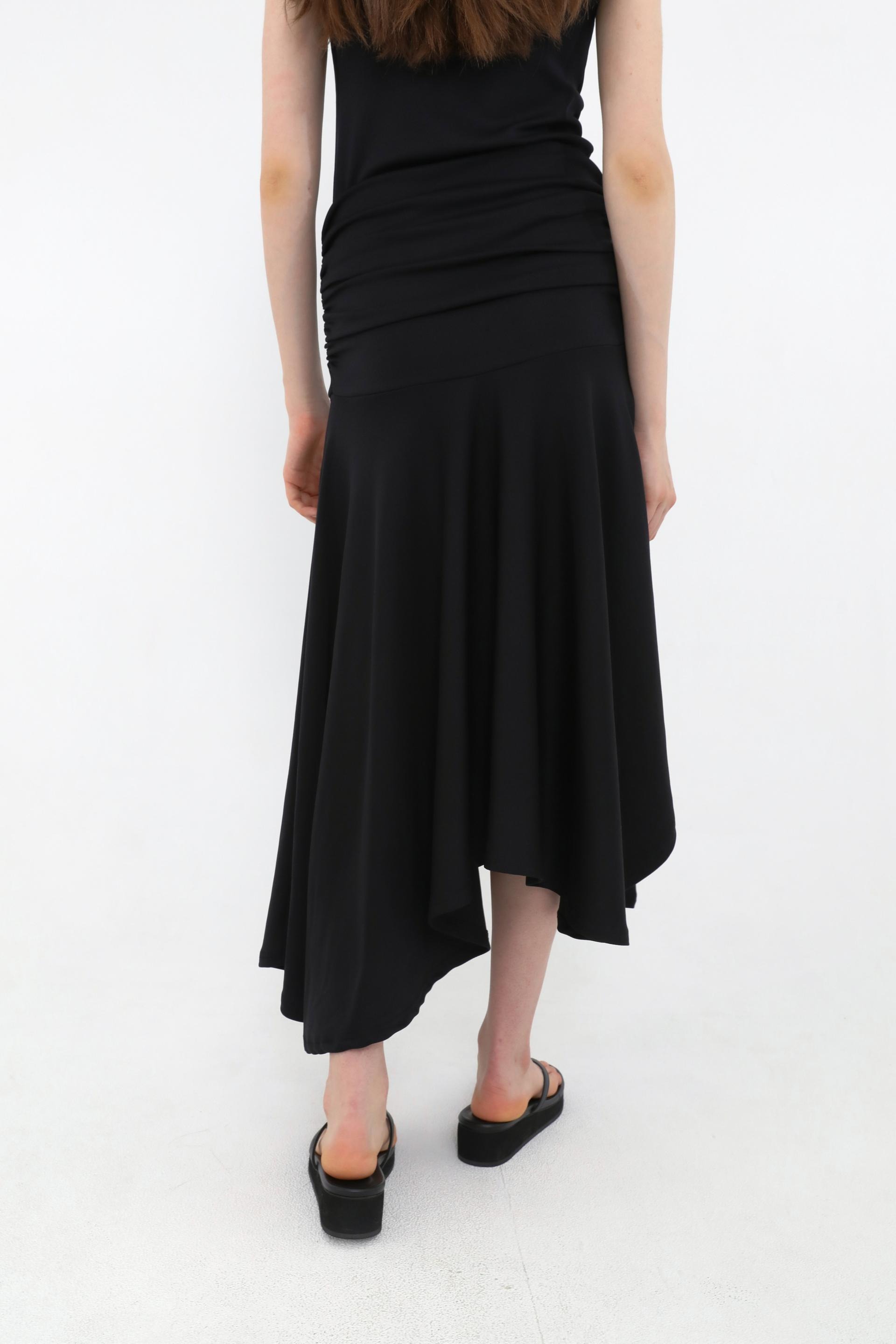 Hane Draped Asymmetric Skirt [Black]