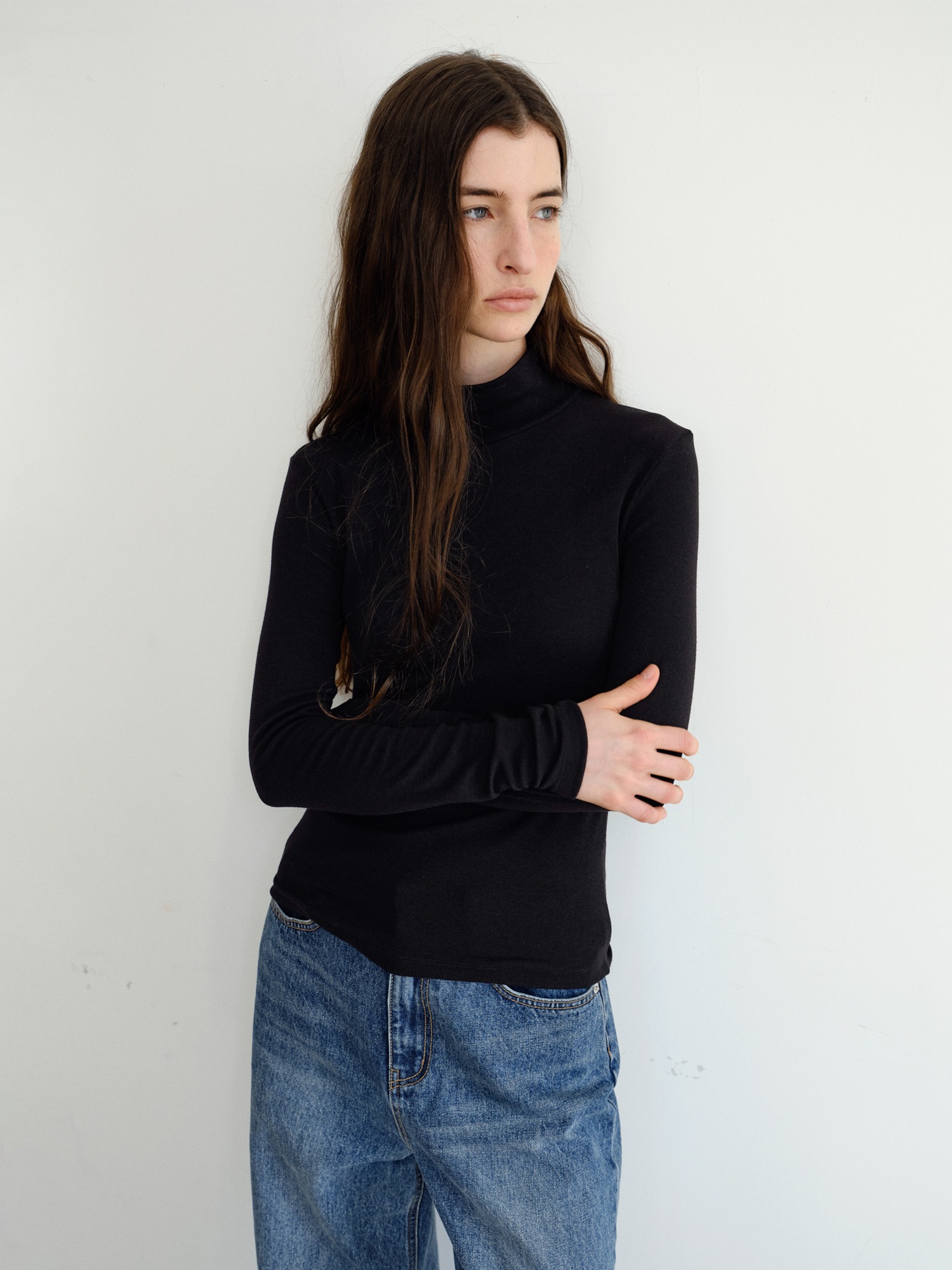 Roven Wool Turtleneck [Black]
