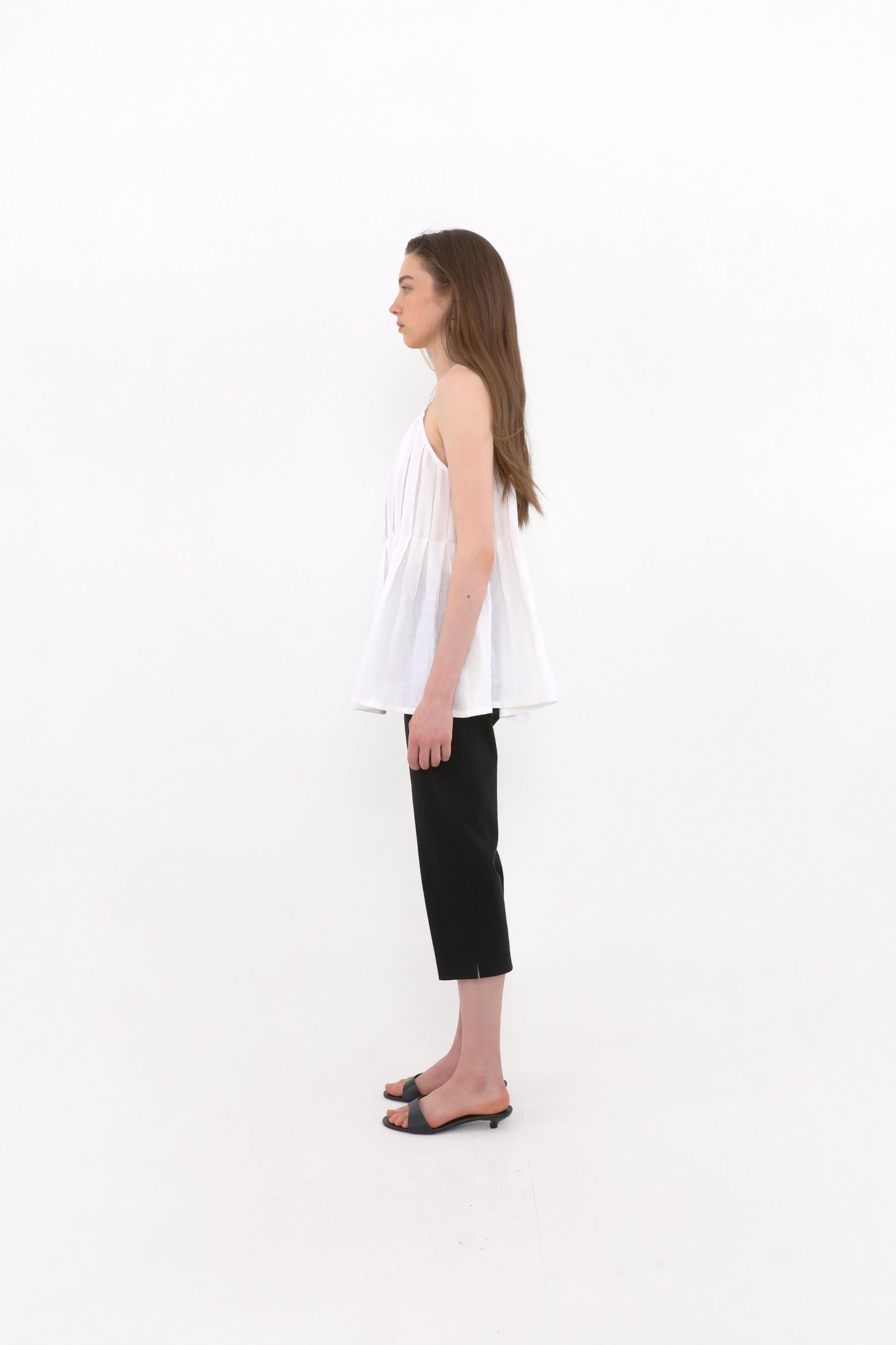 Rosy Pleated Linen Sleeveless [Ivory]