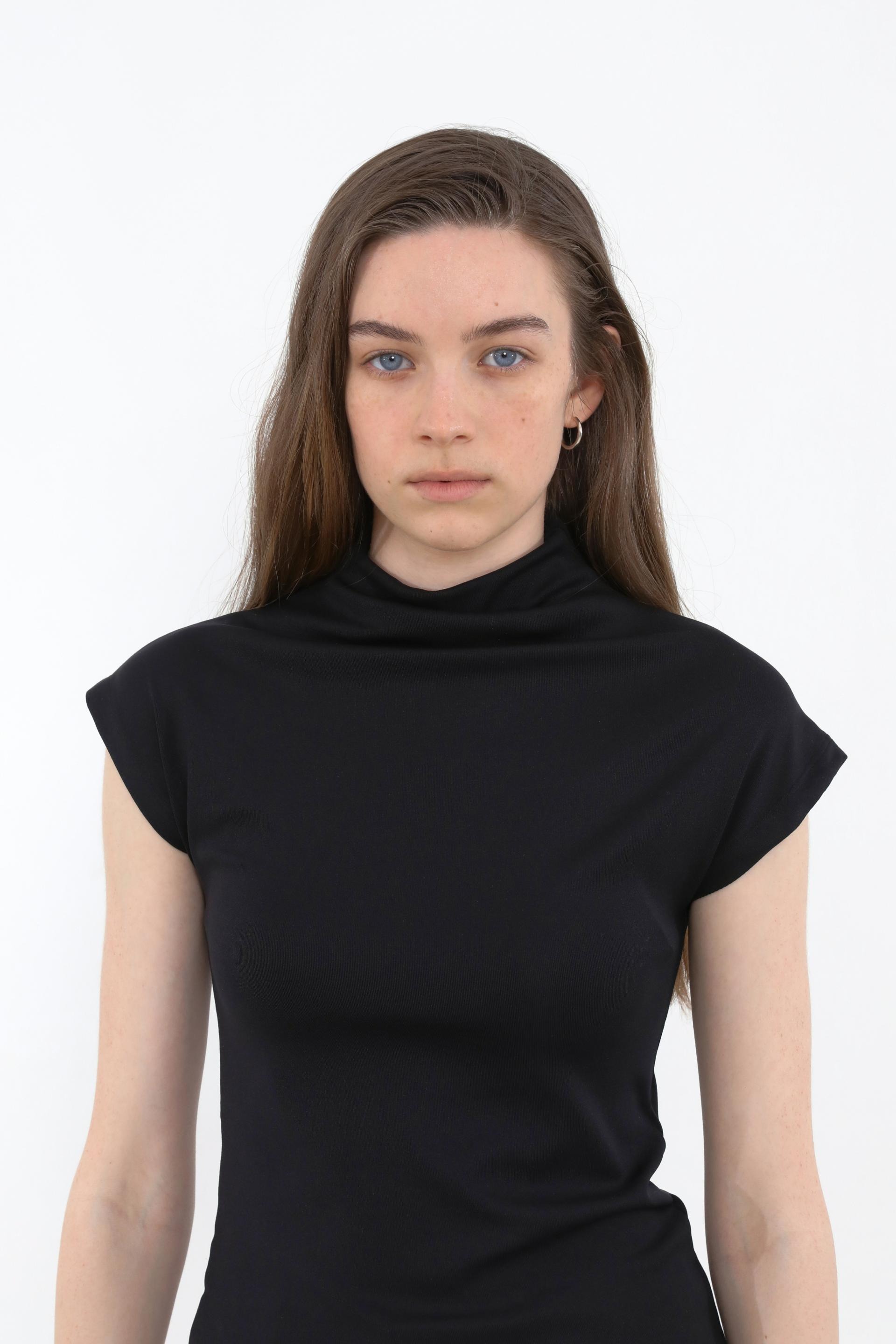 Hane Roll-Neck Sleeveless [Black]