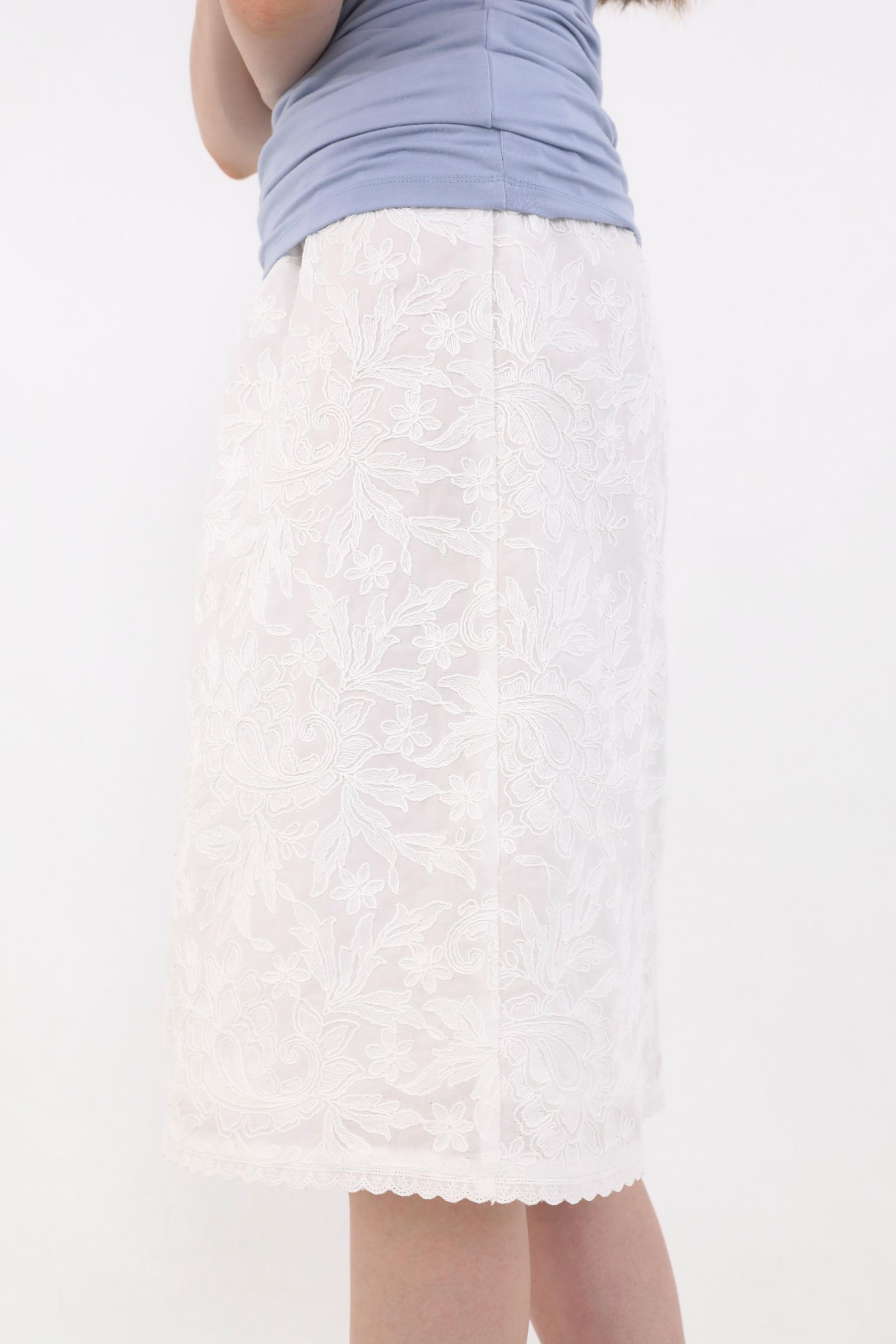Eyelet Flower Pattern Skirt [Ivory]