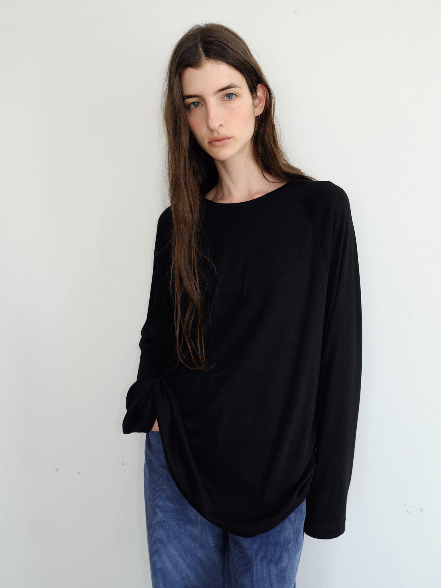 Ease Raglan T- shirt [Black]