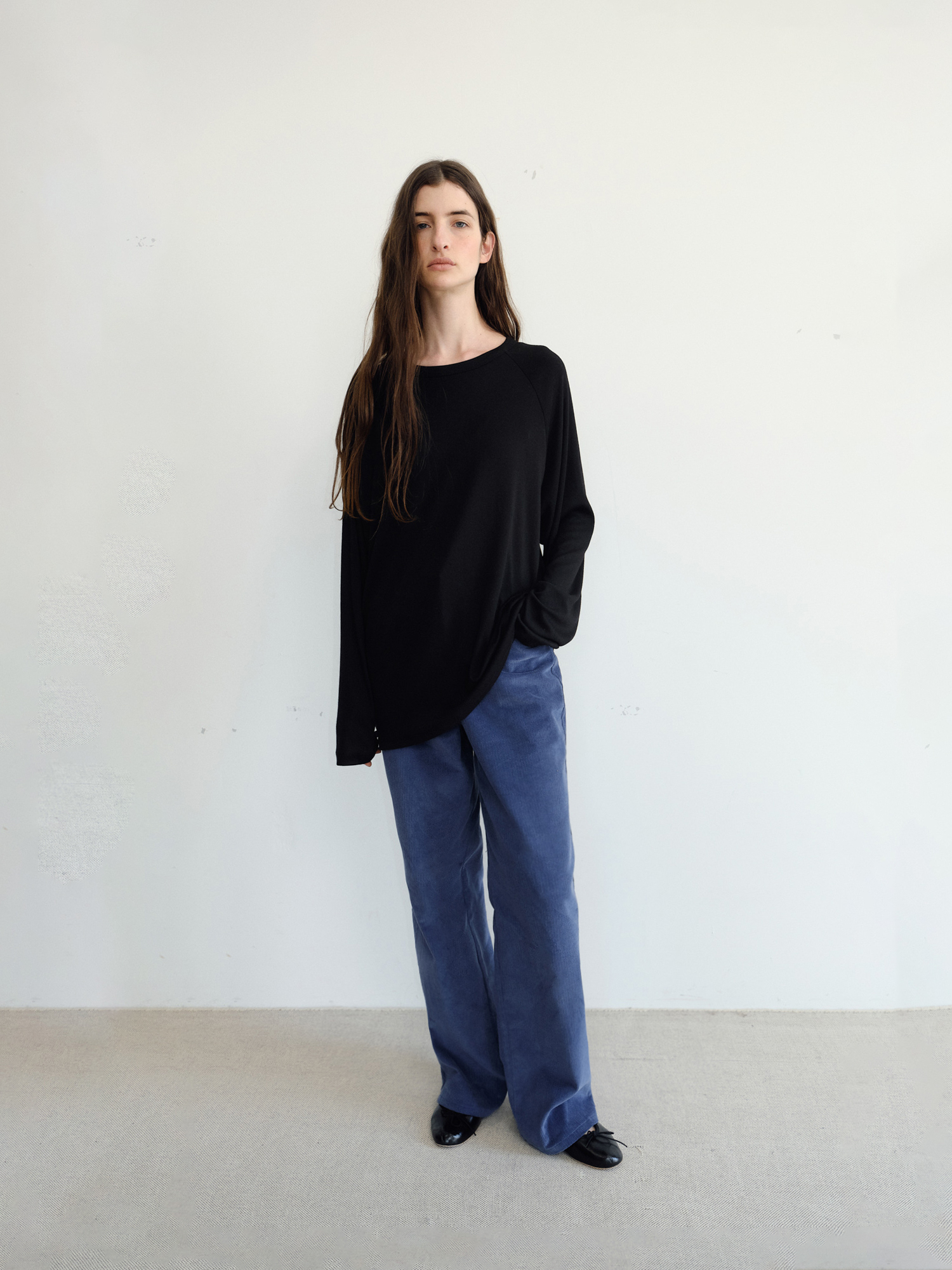 Ease Raglan T- shirt [Black]