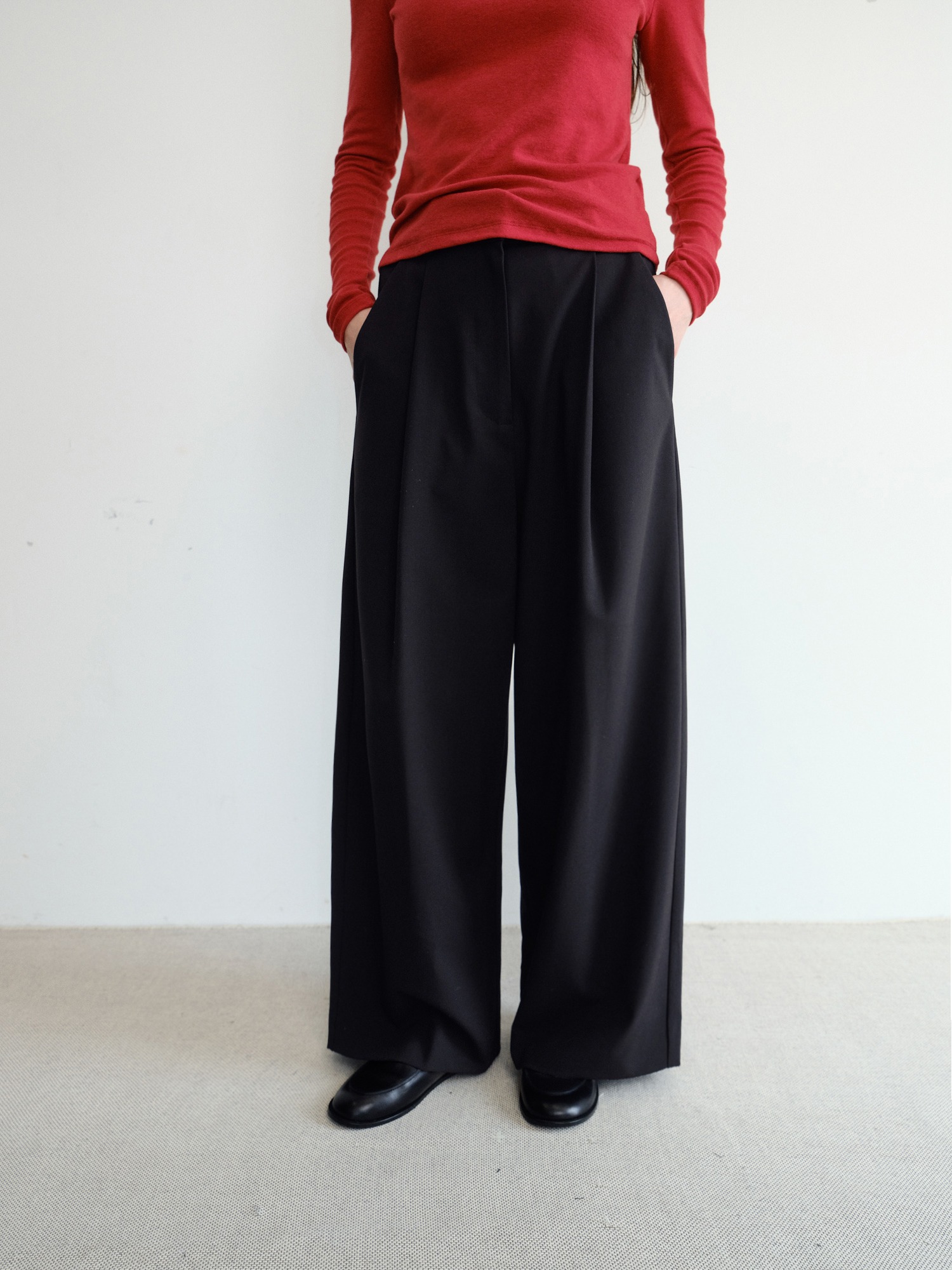 Grove Wool Wide Slacks [Black]