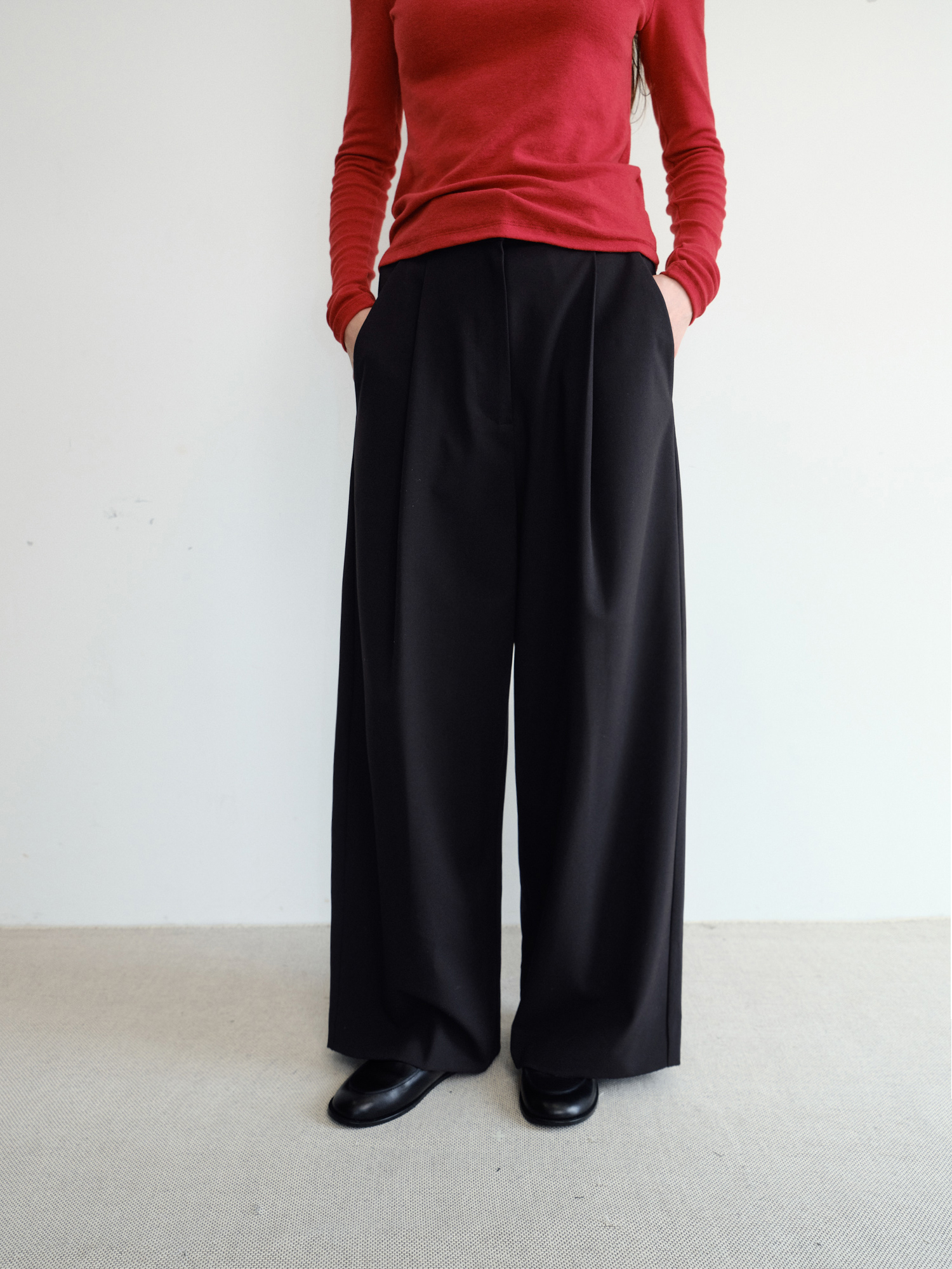 Grove Wool Wide Slacks [Black]