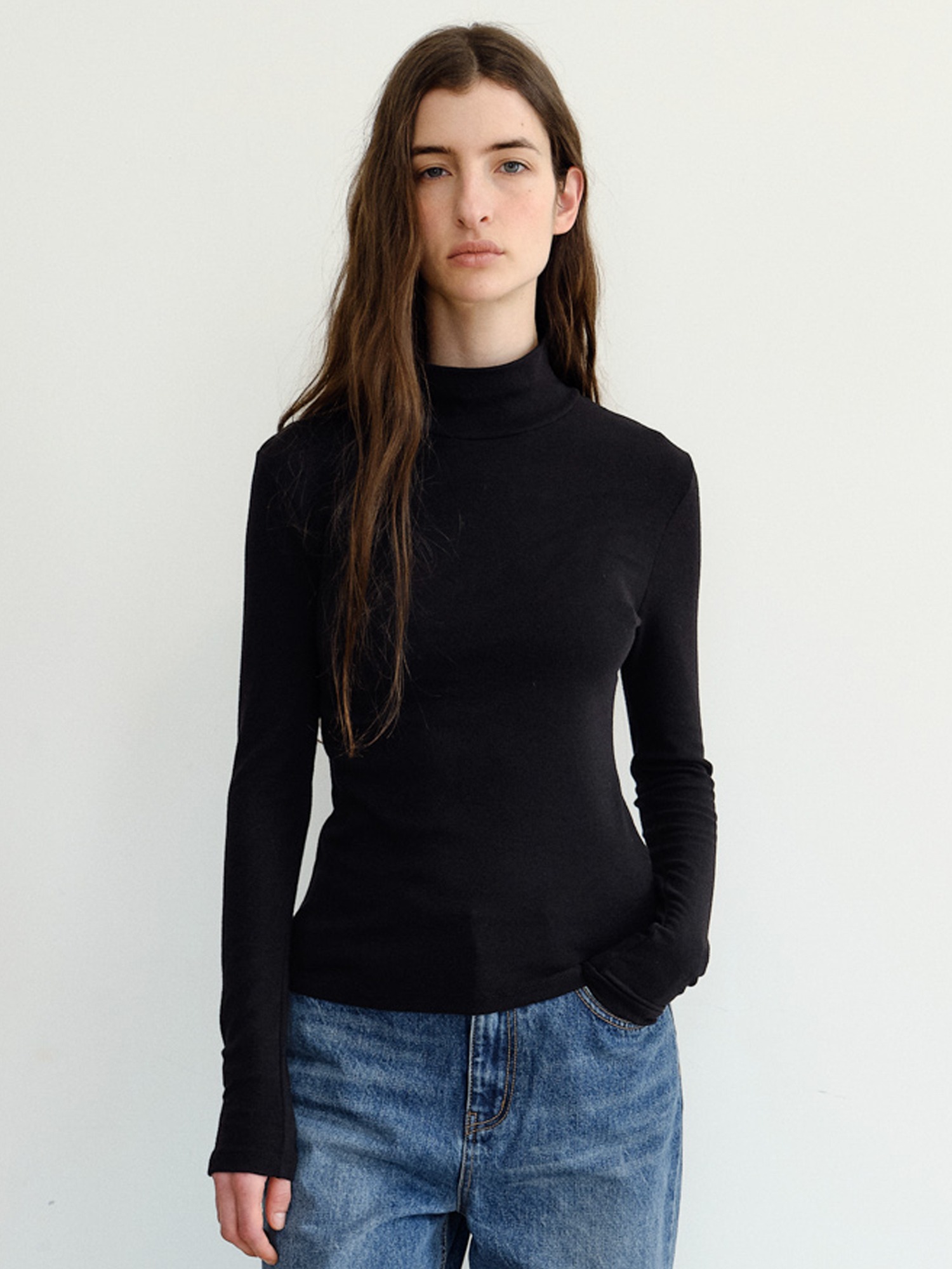 Roven Wool Turtleneck [Black]