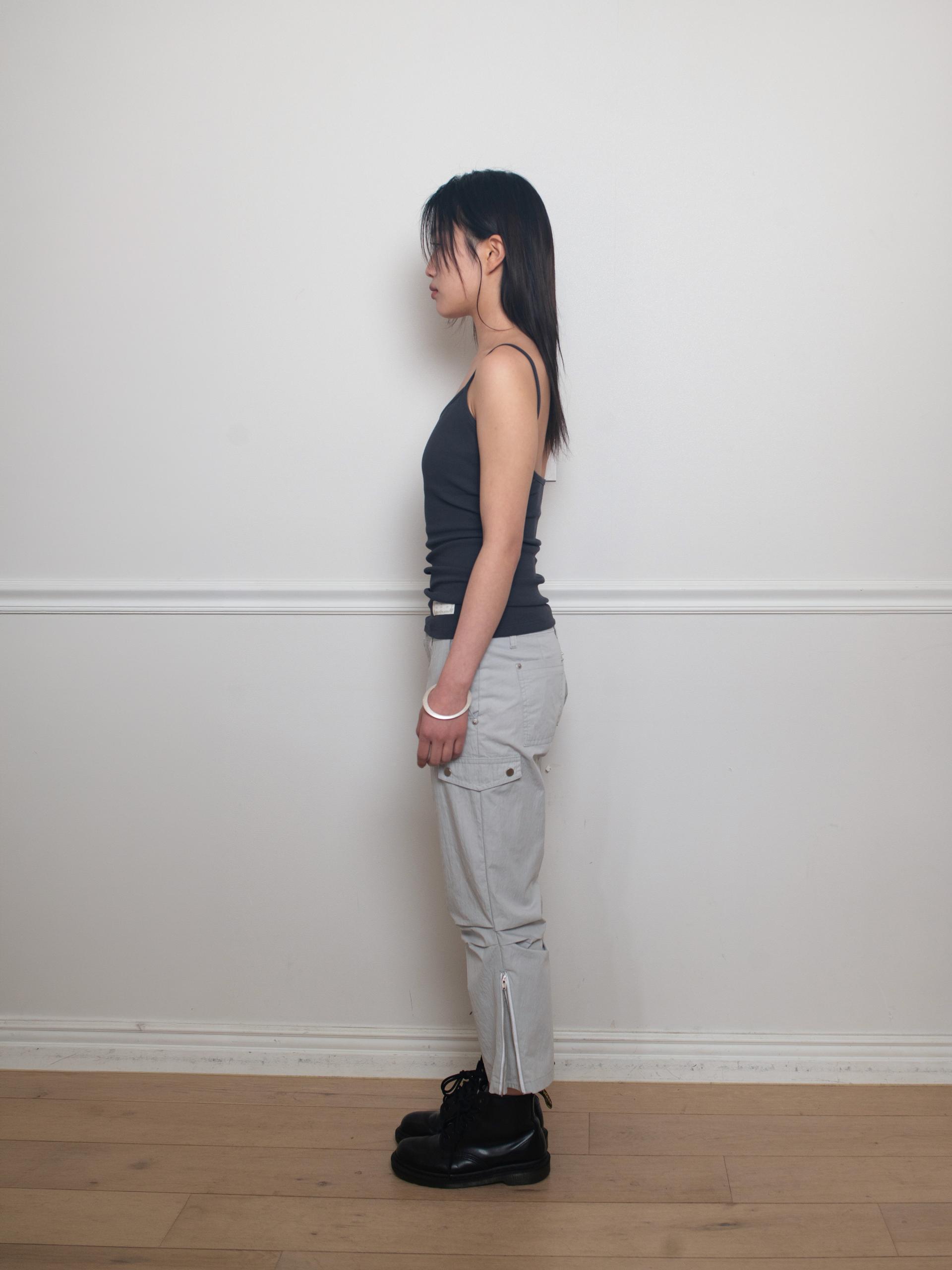 EASY OPEN BACK SLEEVELESS (CHARCOAL)