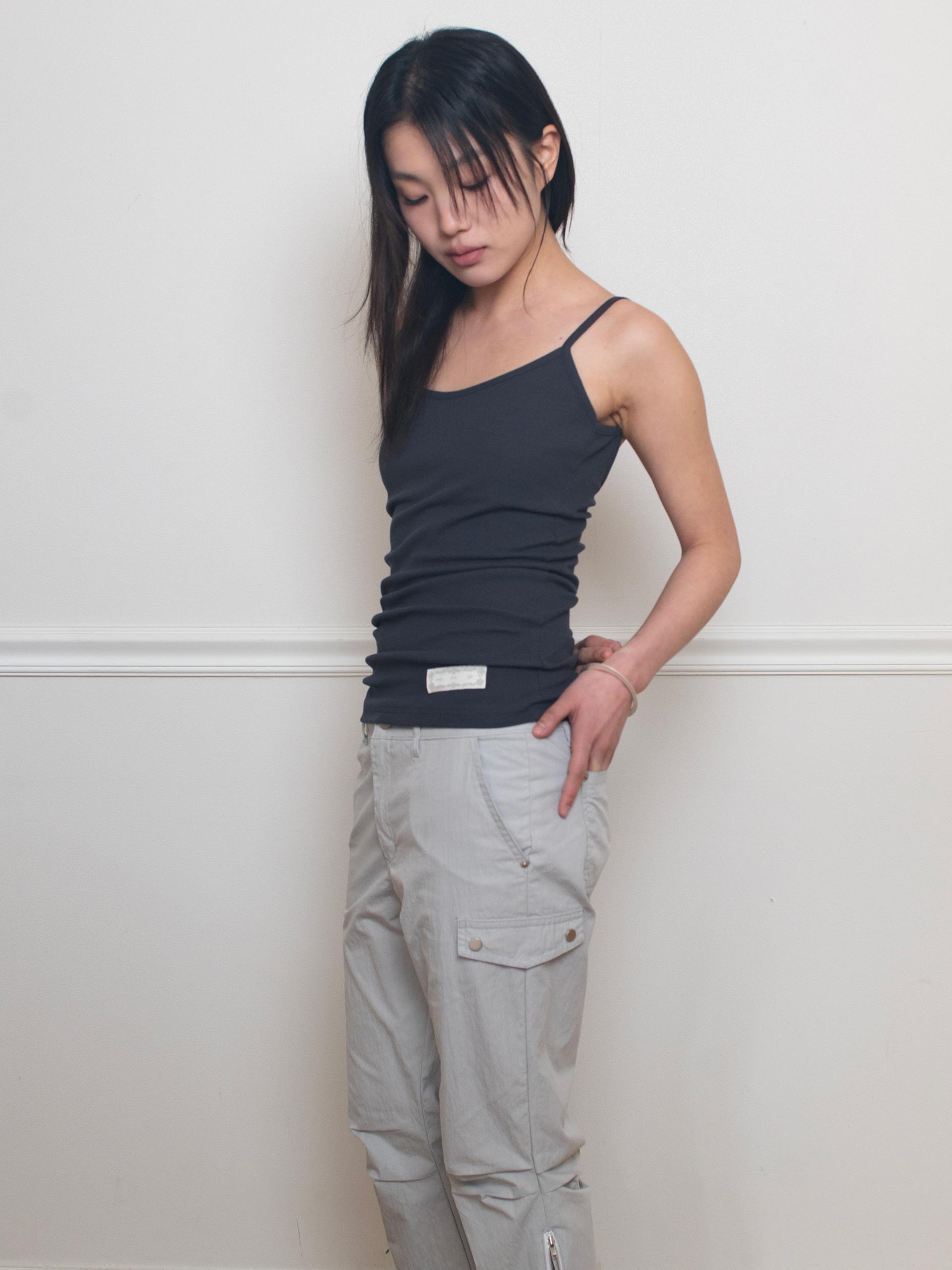 EASY OPEN BACK SLEEVELESS (CHARCOAL)