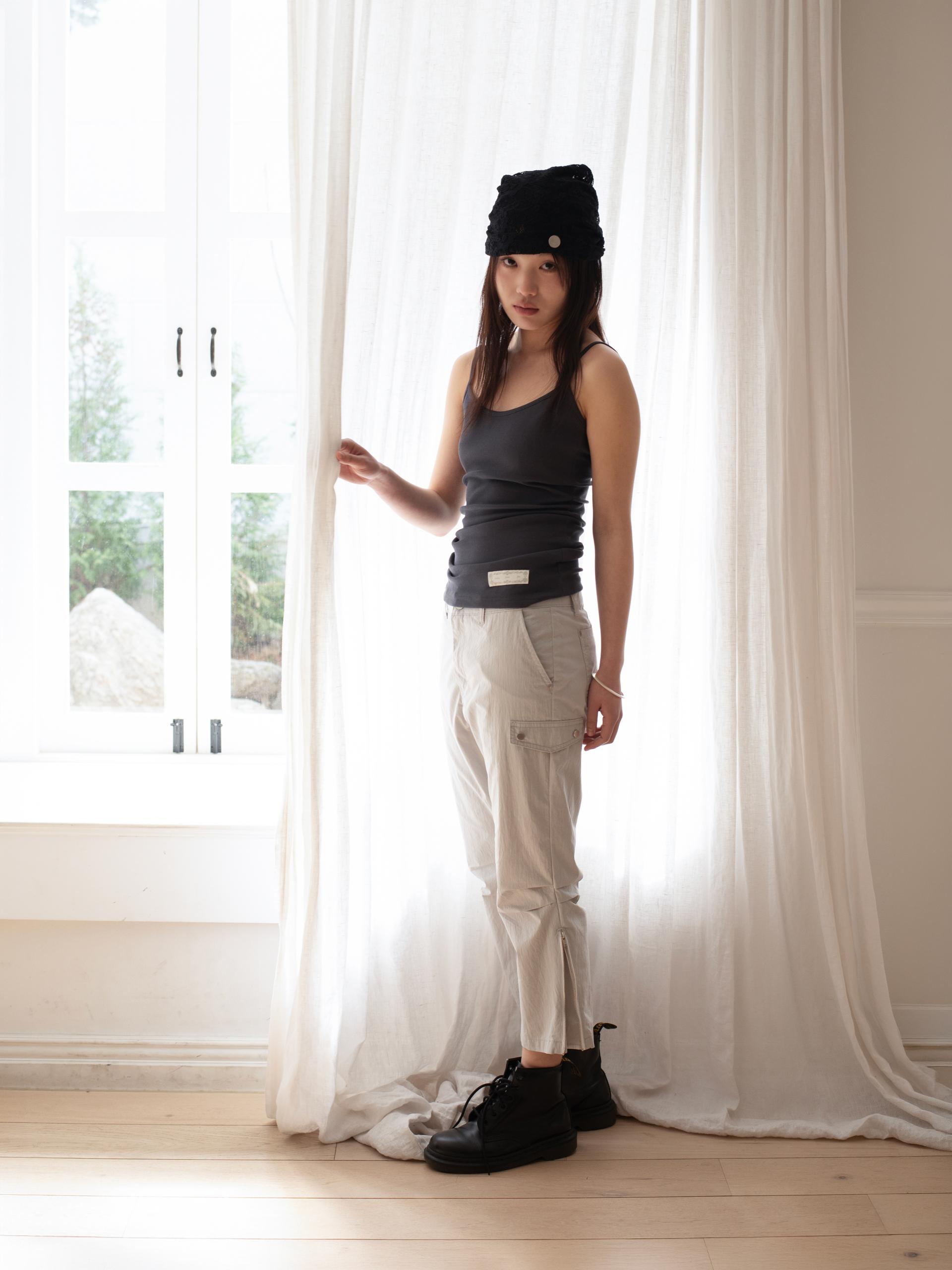 EASY OPEN BACK SLEEVELESS (CHARCOAL)