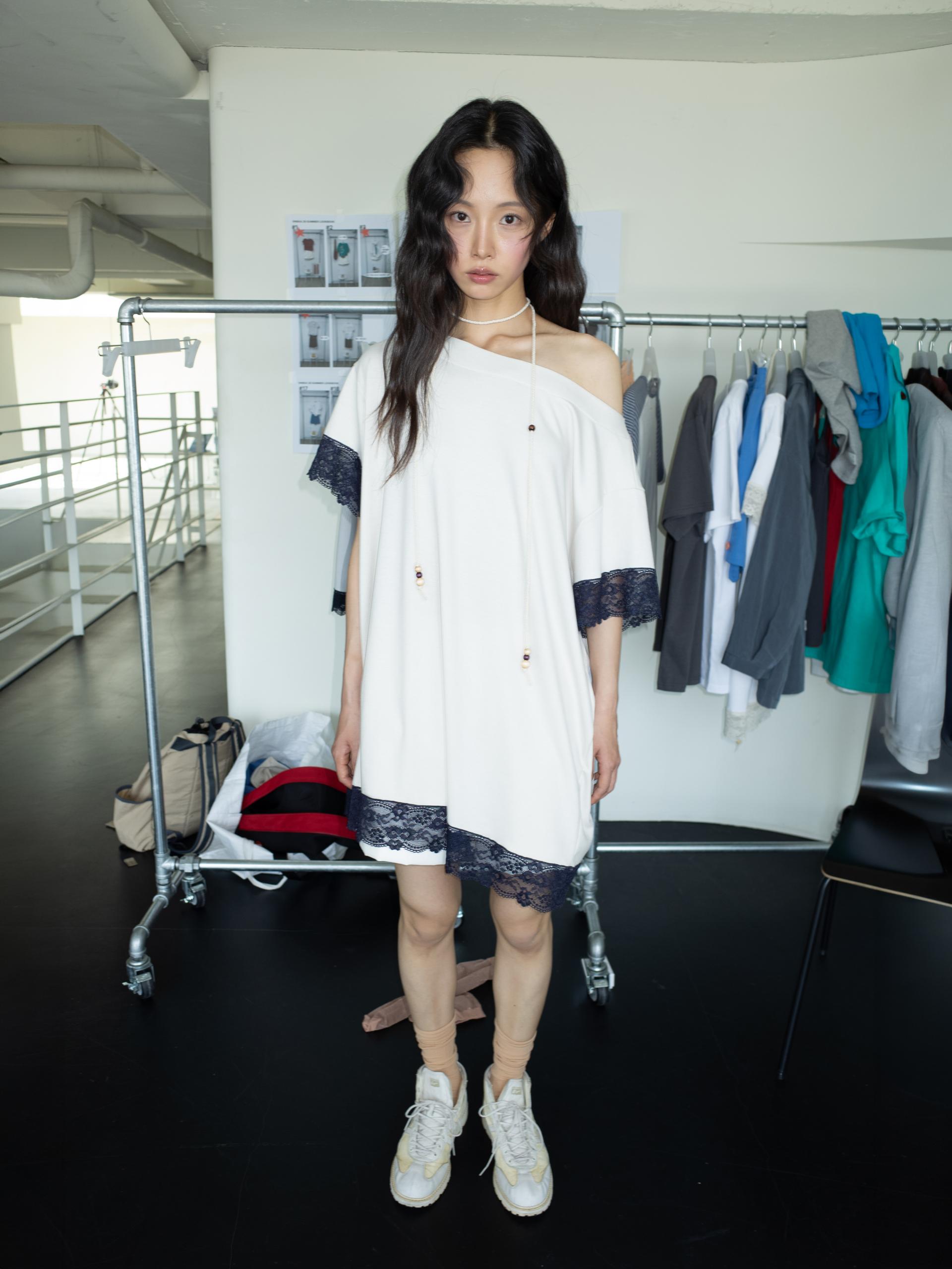 LACE LOOSE T (BEIGE)