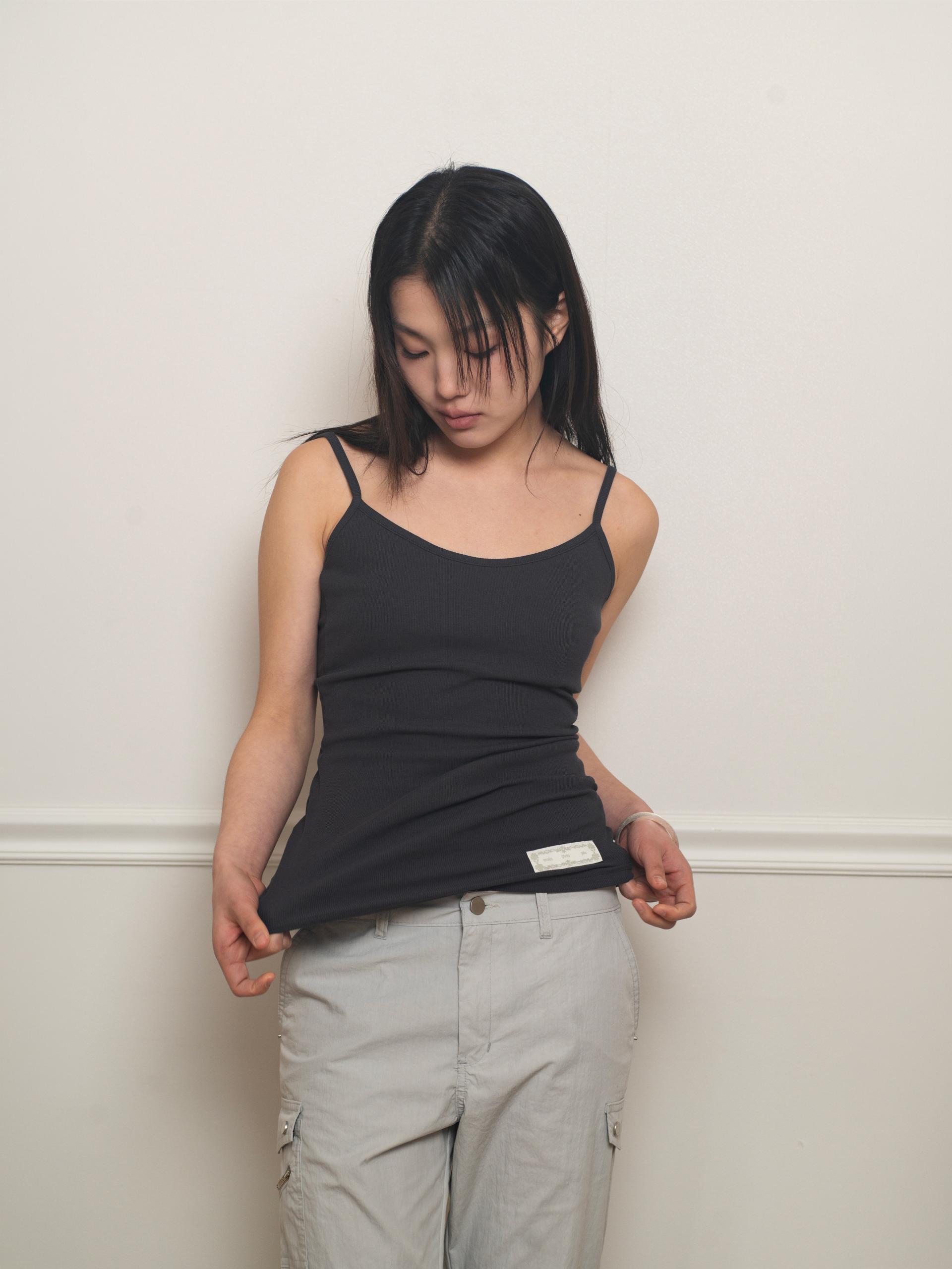 EASY OPEN BACK SLEEVELESS (CHARCOAL)