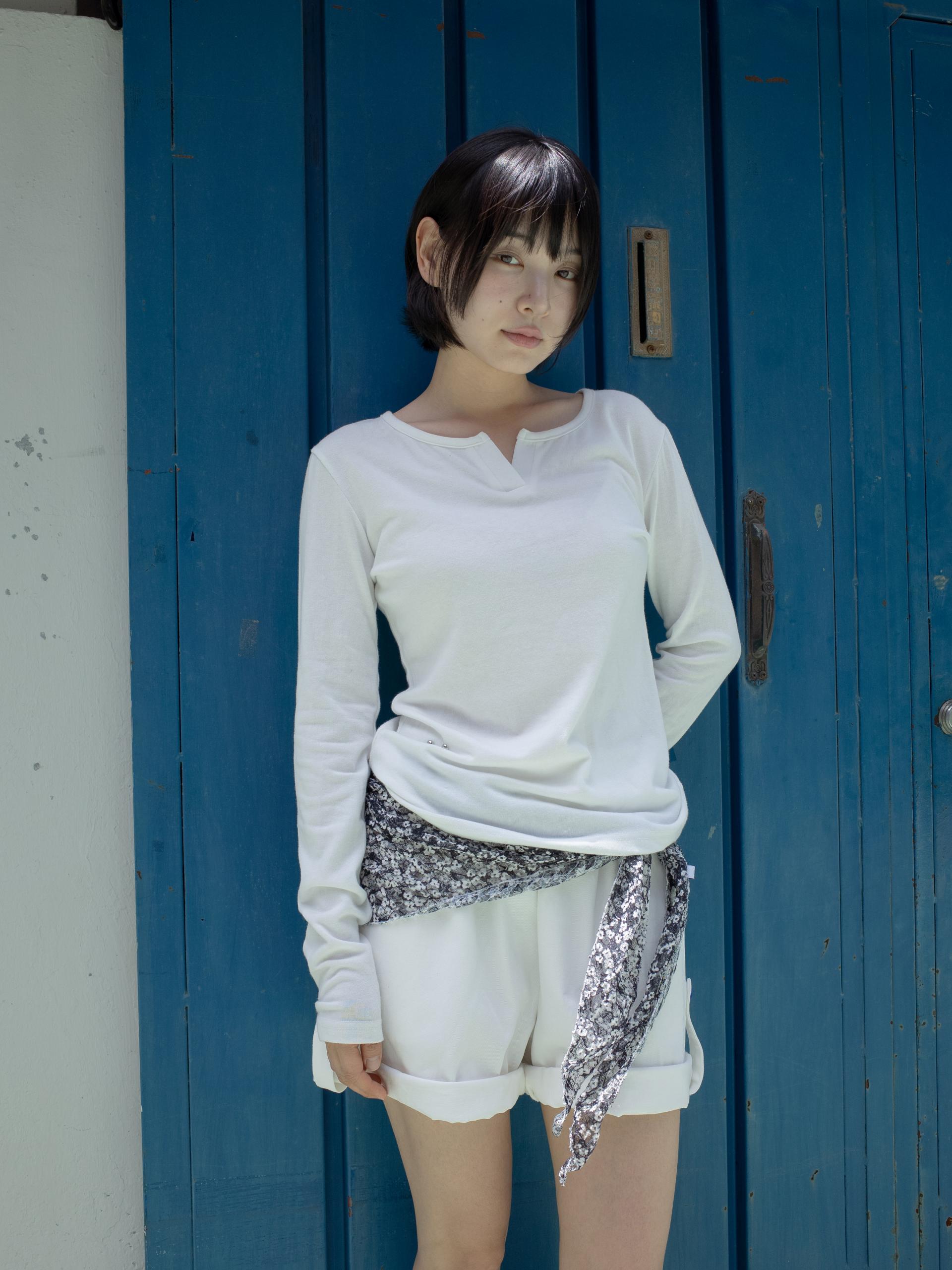 [ONSKA x XYZ] FLORAL PATTERN SCARF (BLACK)