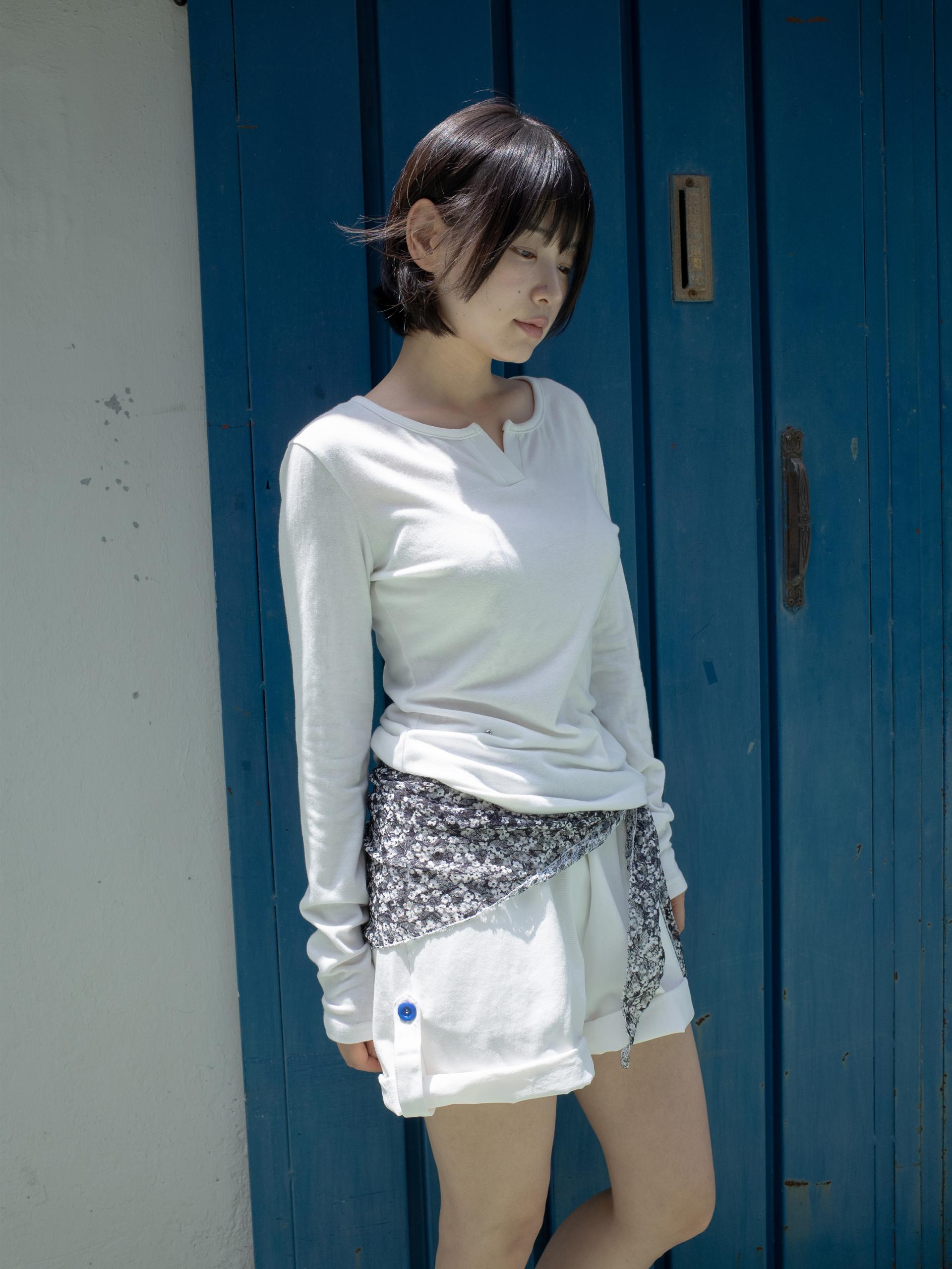 [ONSKA x XYZ] FLORAL PATTERN SCARF (BLACK)