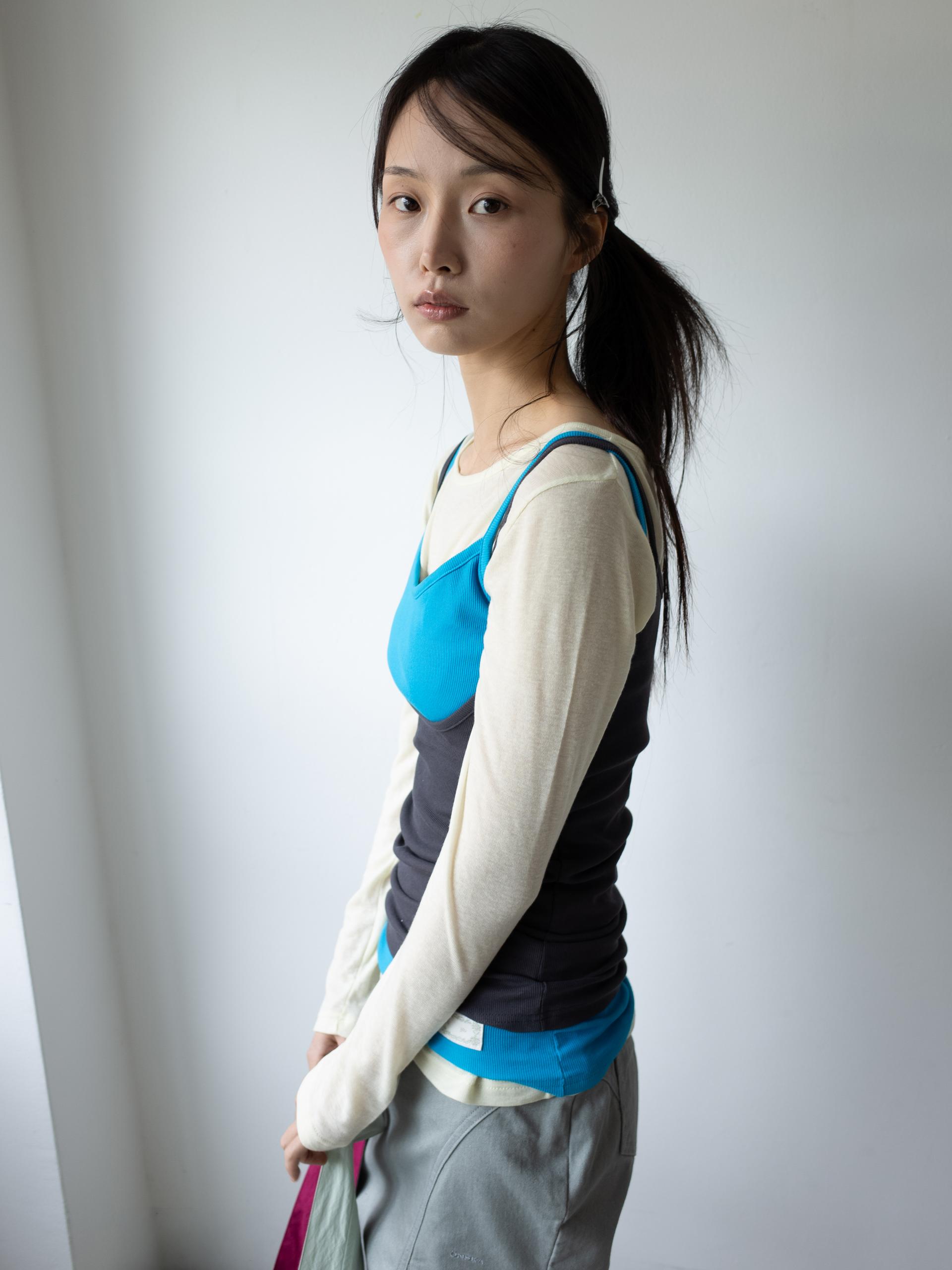 EASY OPEN BACK SLEEVELESS (CHARCOAL)