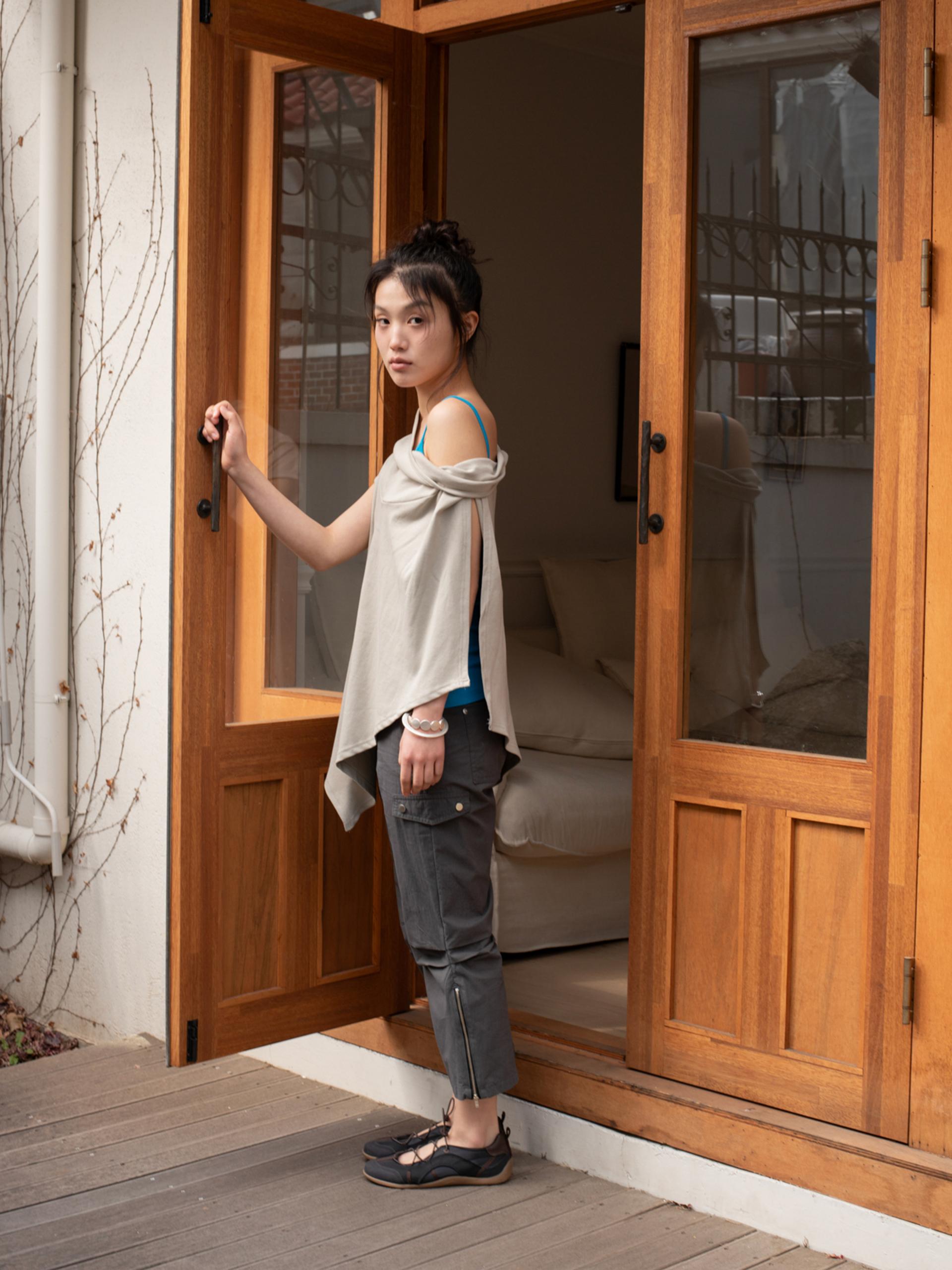 [2차 6/1출고] EASY OPEN BACK SLEEVELESS (COBALT BLUE)