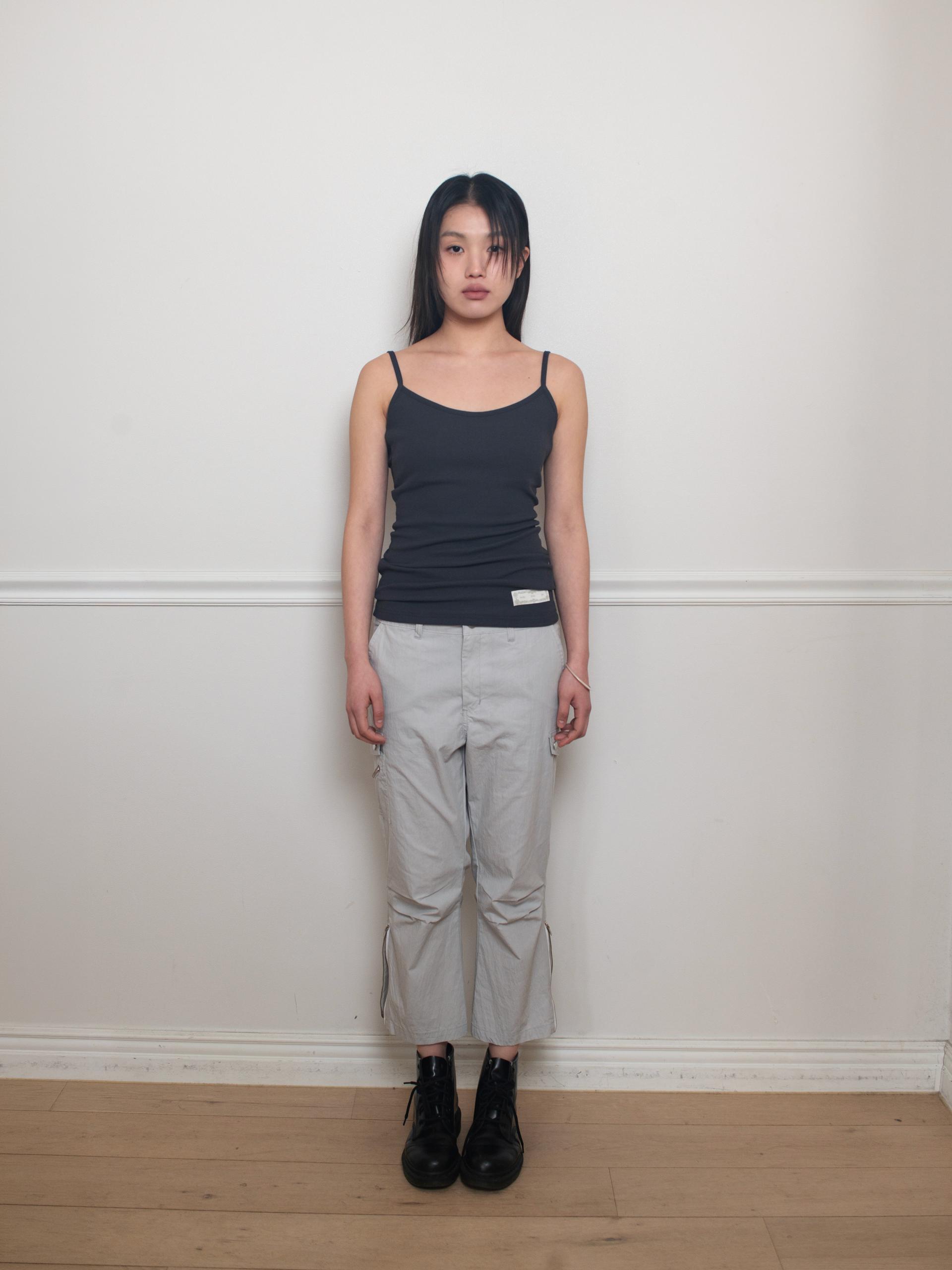 EASY OPEN BACK SLEEVELESS (CHARCOAL)
