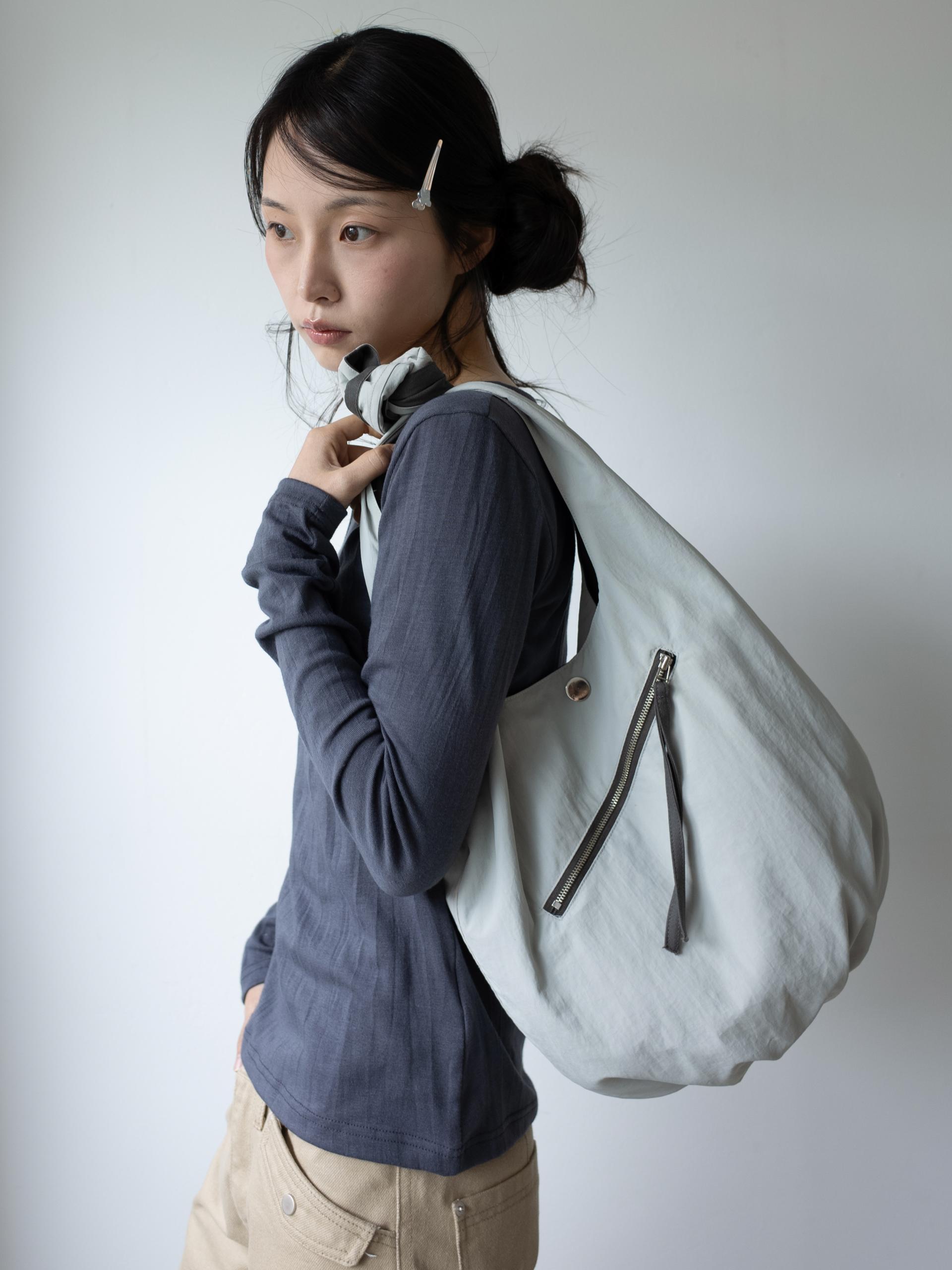 REVERSIBLE POCKET HALF BAG (DEEP GREEN & KHAKI GREY)