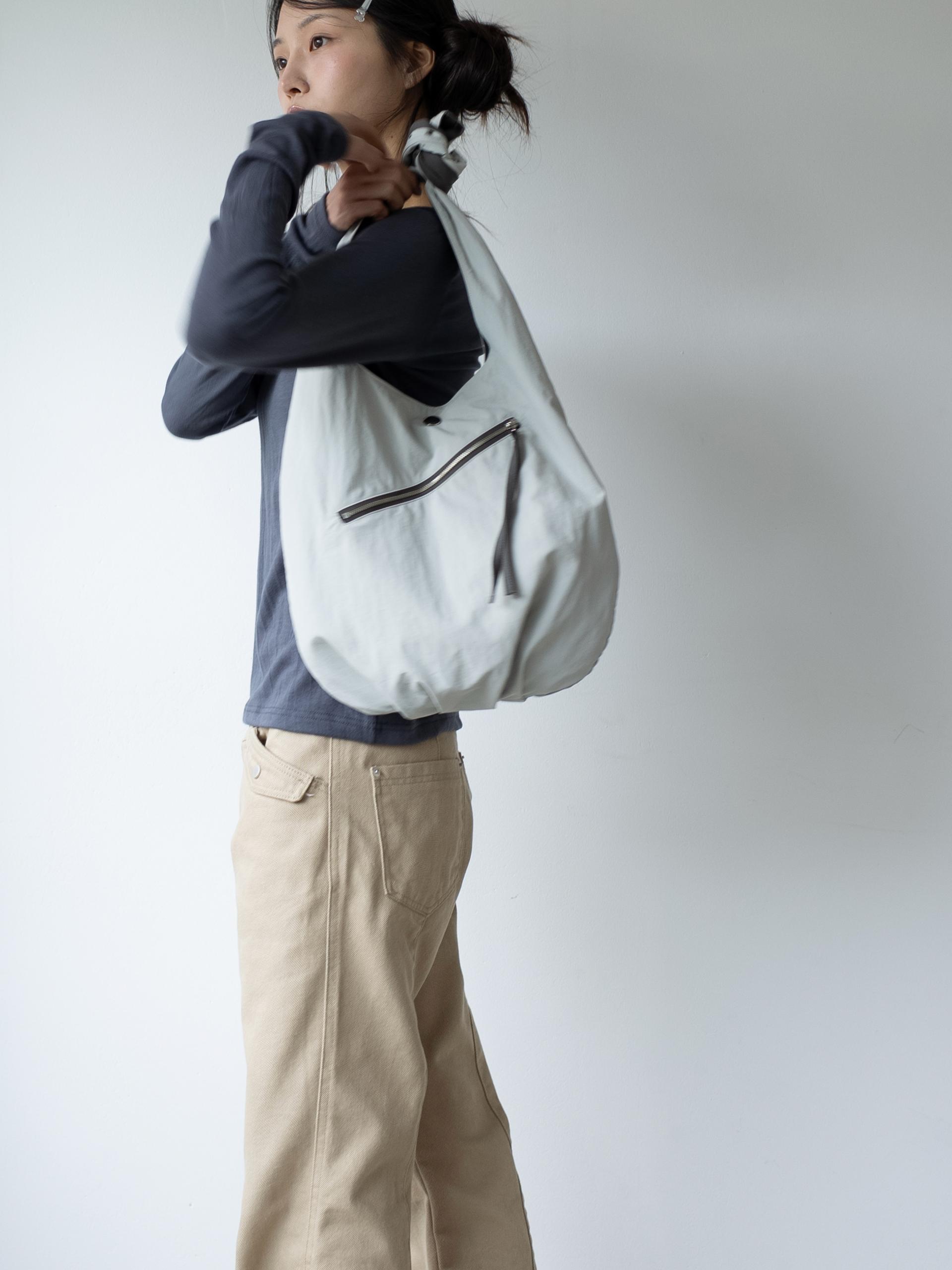 REVERSIBLE POCKET HALF BAG (DEEP GREEN & KHAKI GREY)