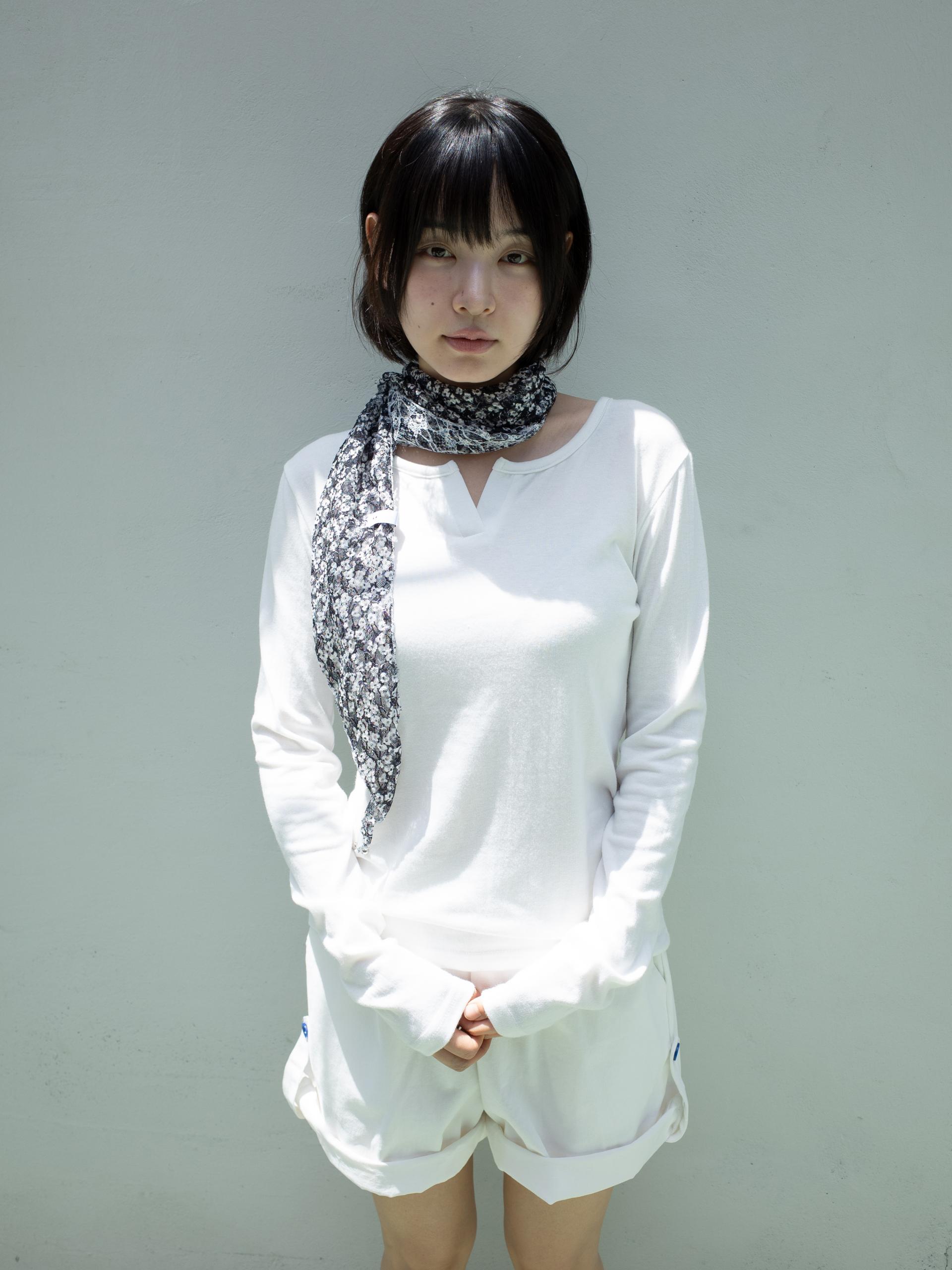 [ONSKA x XYZ] FLORAL PATTERN SCARF (BLACK)