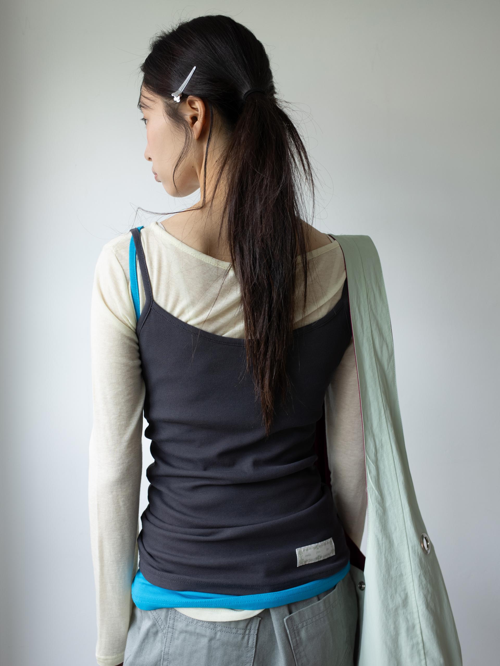 EASY OPEN BACK SLEEVELESS (CHARCOAL)