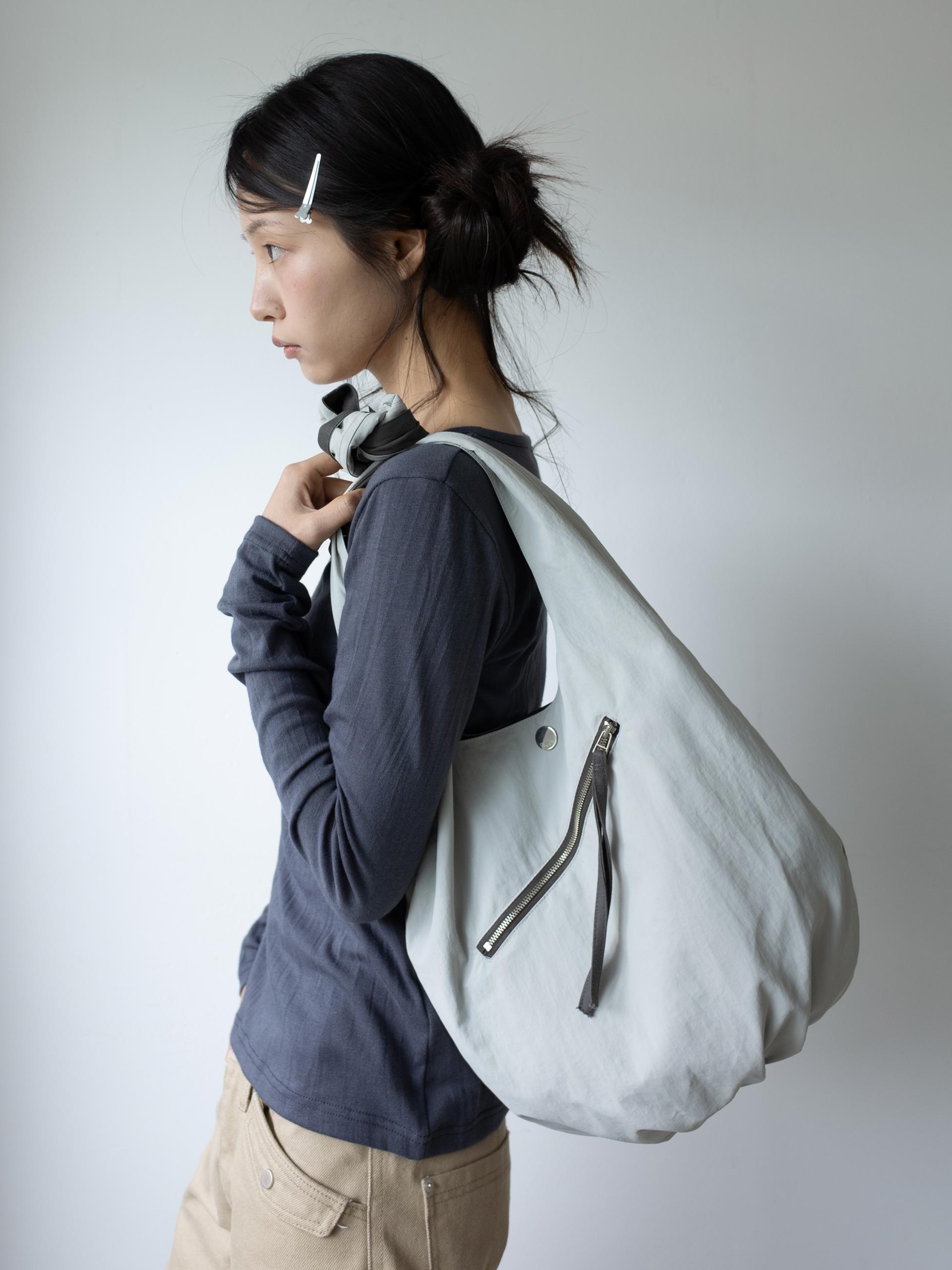 REVERSIBLE POCKET HALF BAG (DEEP GREEN & KHAKI GREY)