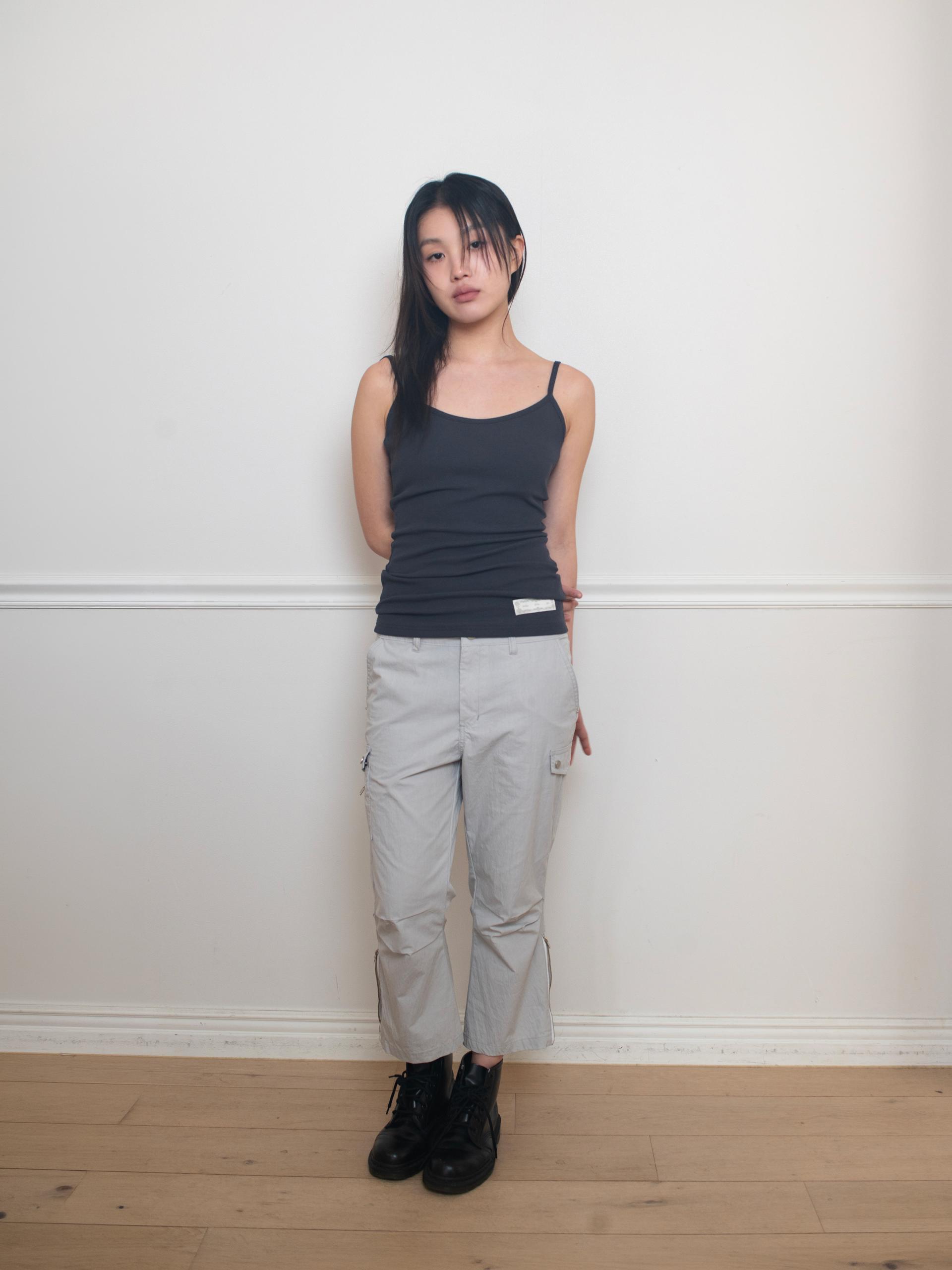 EASY OPEN BACK SLEEVELESS (CHARCOAL)