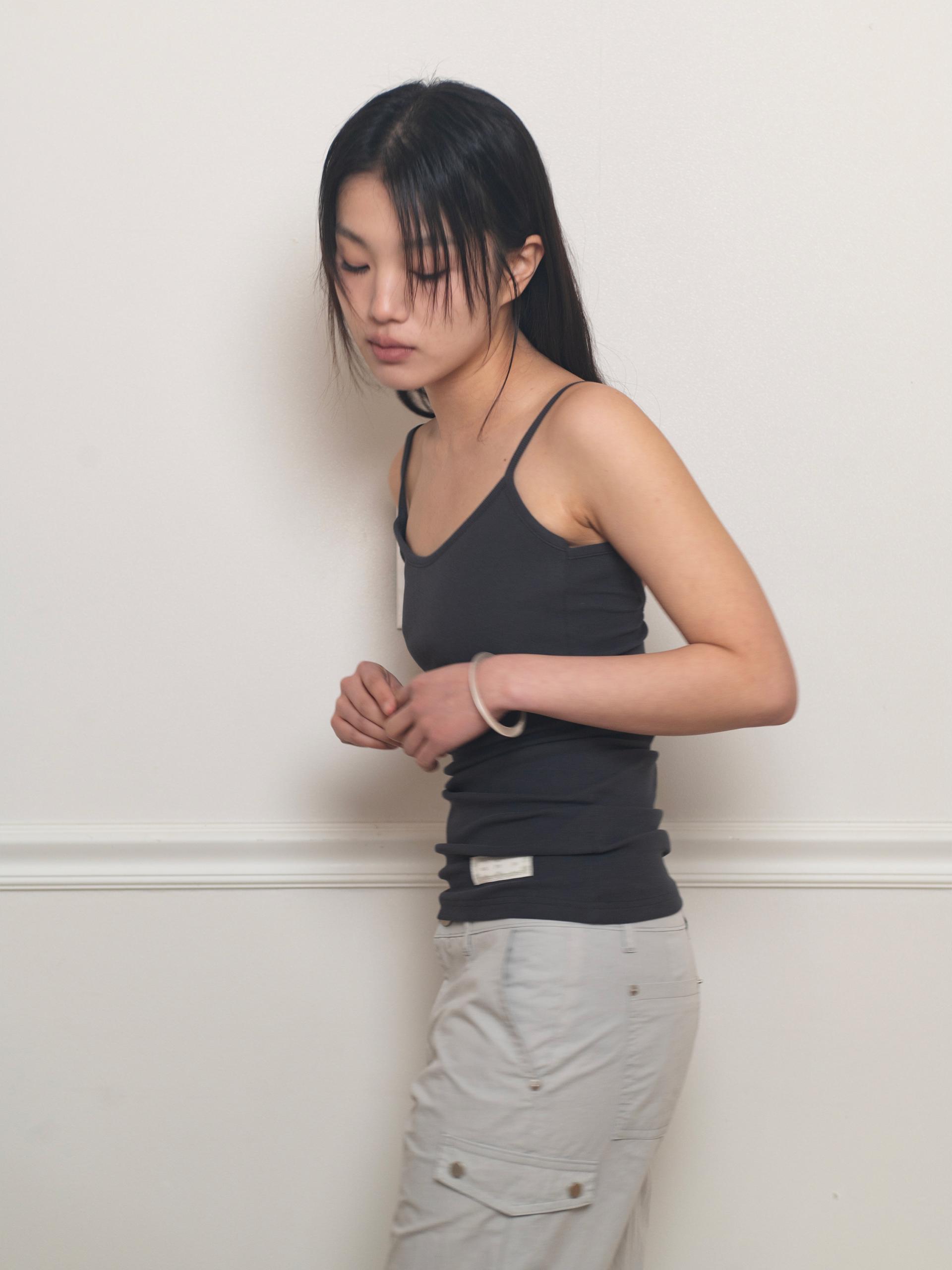 EASY OPEN BACK SLEEVELESS (CHARCOAL)