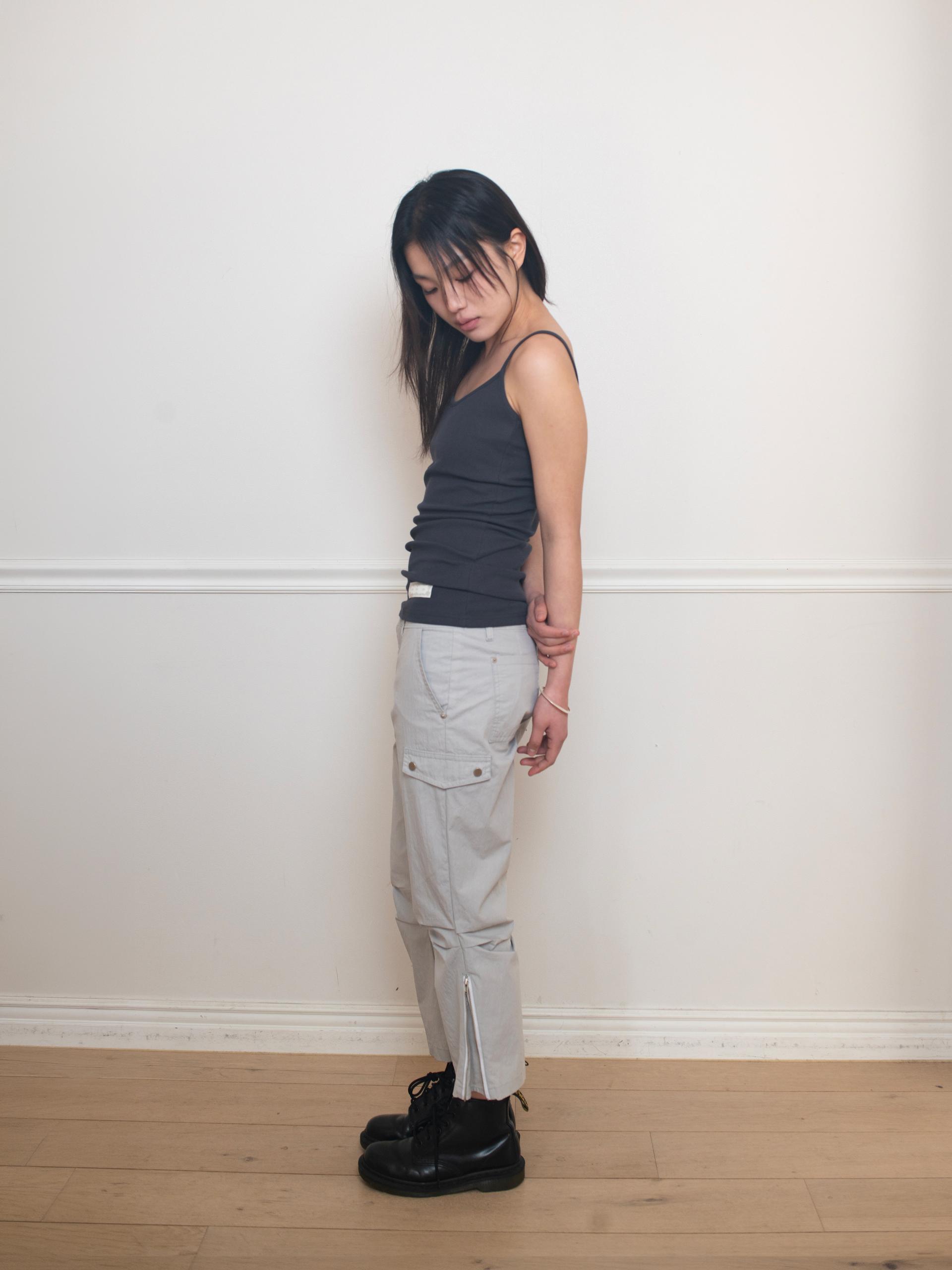 EASY OPEN BACK SLEEVELESS (CHARCOAL)