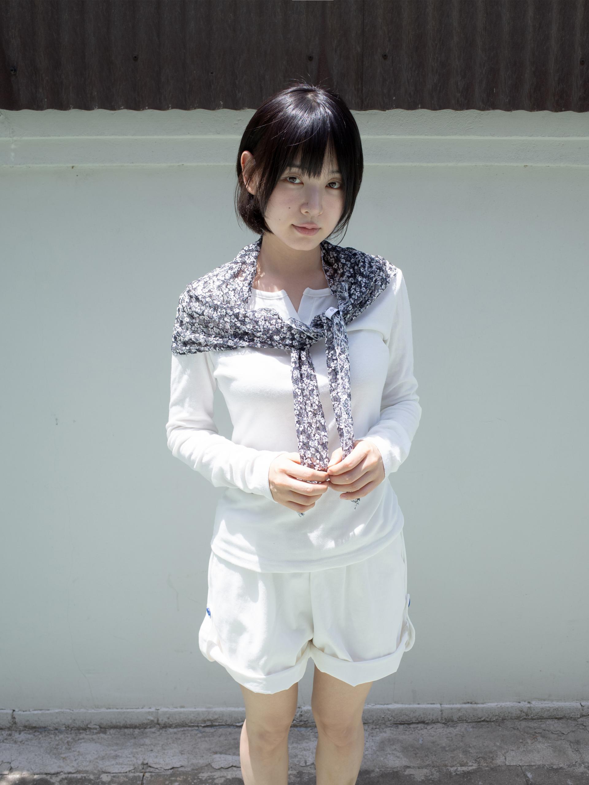 [ONSKA x XYZ] FLORAL PATTERN SCARF (BLACK)