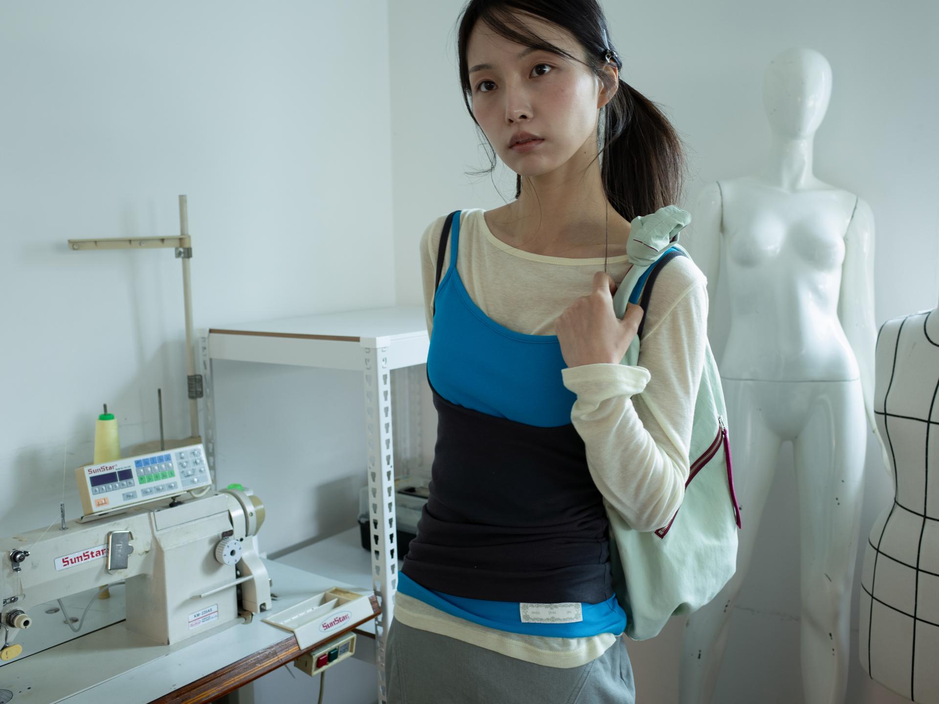 [2차 6/1출고] EASY OPEN BACK SLEEVELESS (COBALT BLUE)