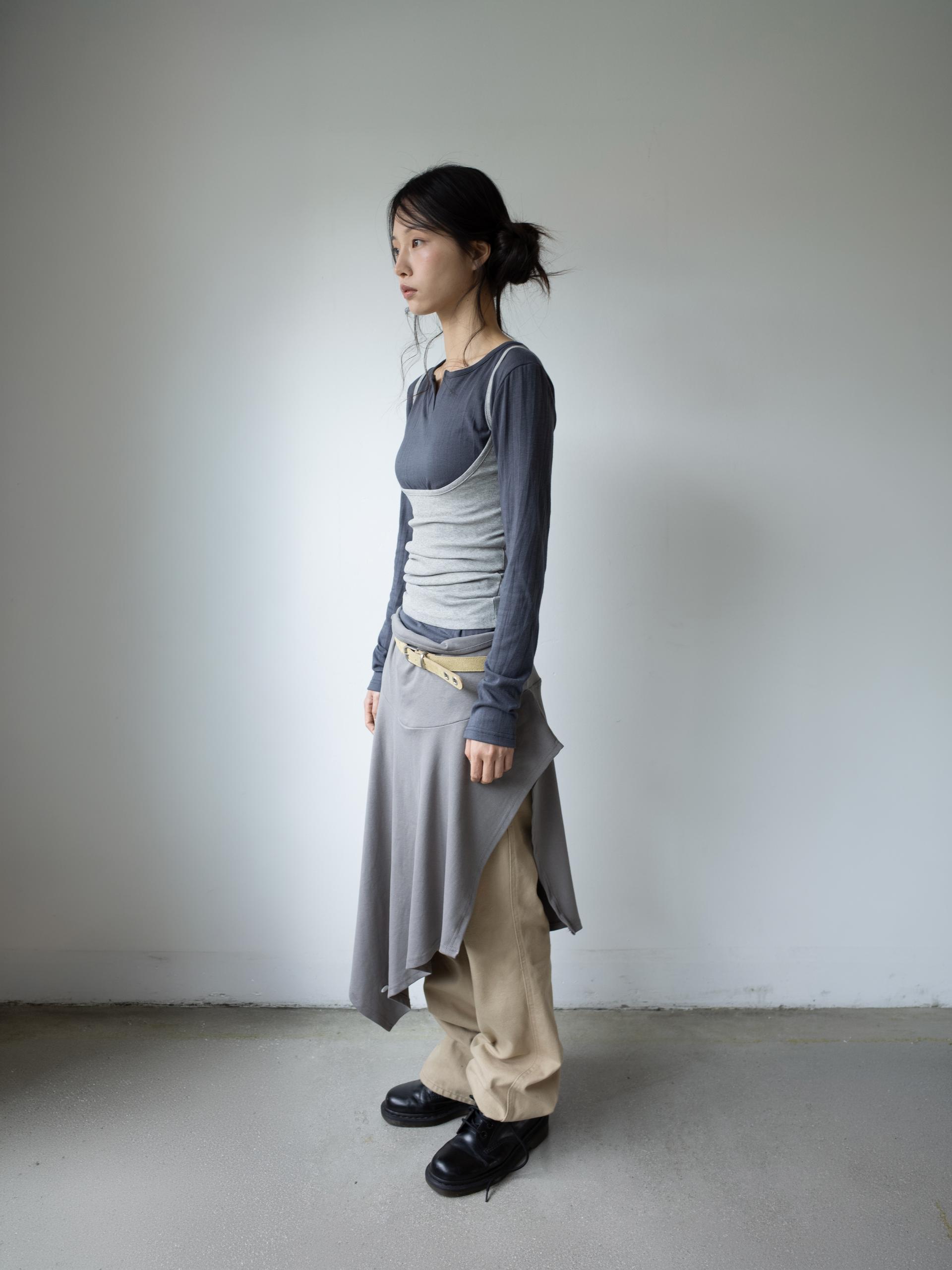 DRAPE TURTLENECK VEST (GREY)