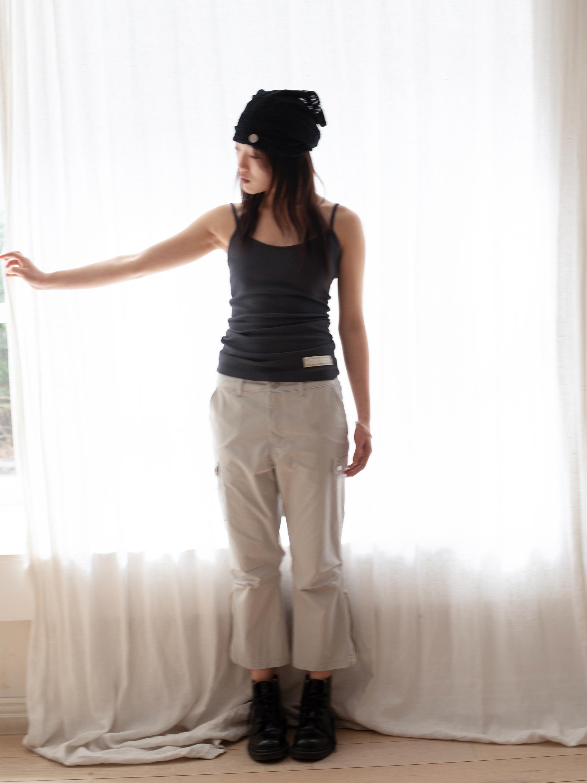 EASY OPEN BACK SLEEVELESS (CHARCOAL)