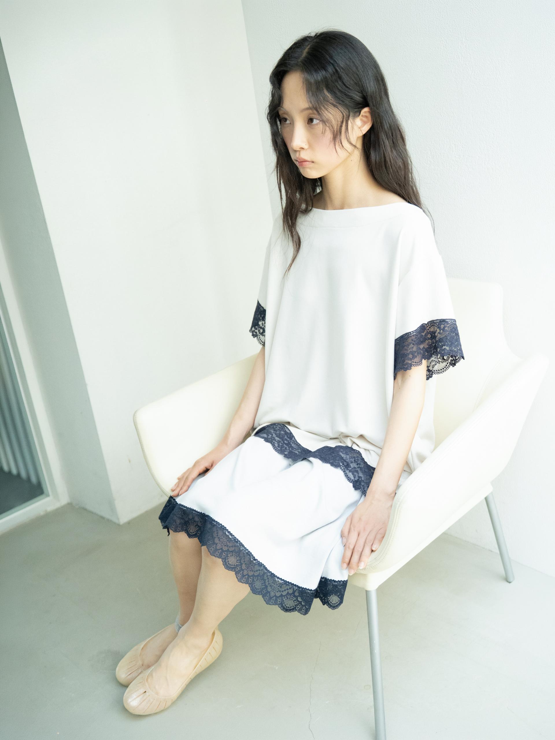 LACE LOOSE T (BEIGE)