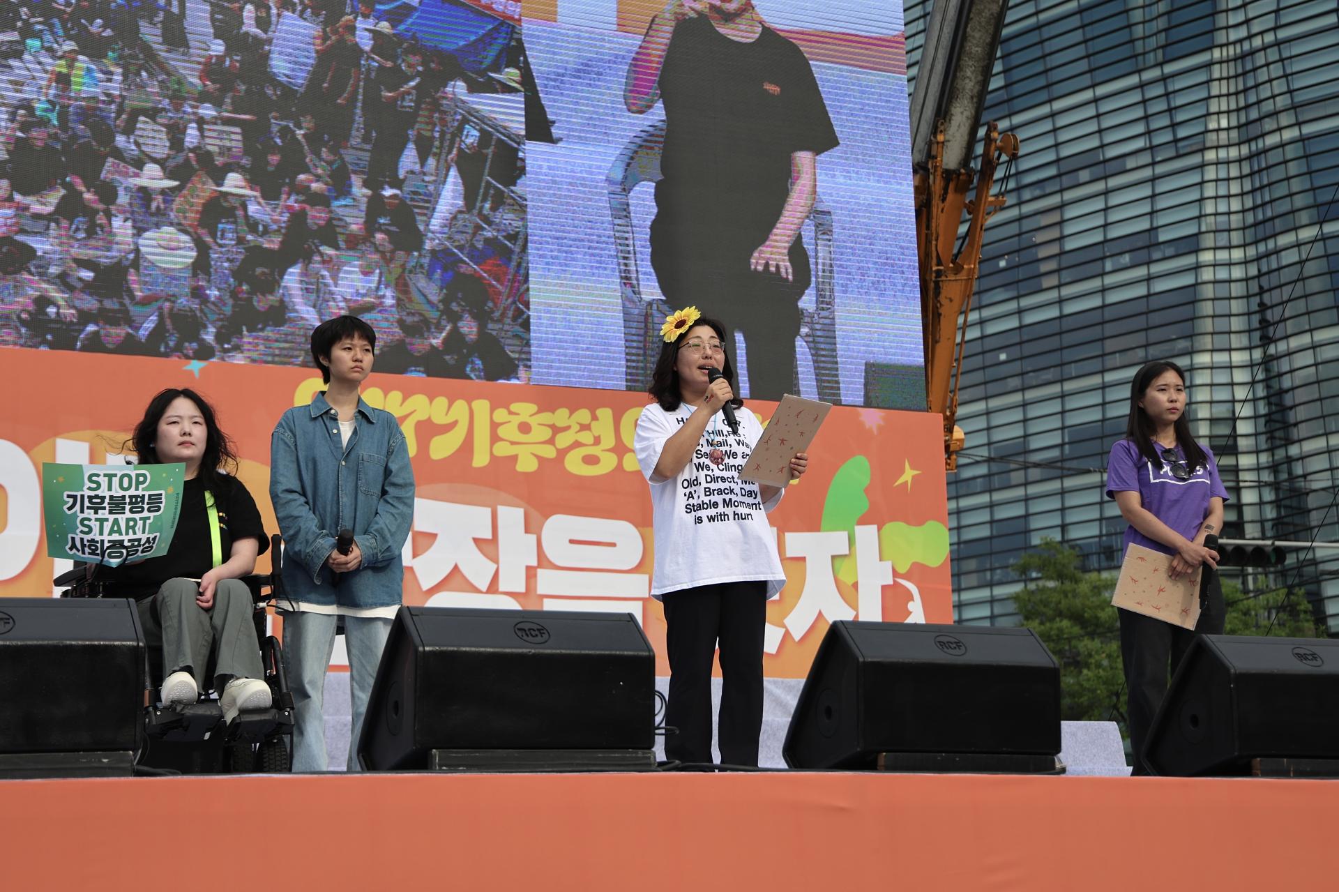 9ff9592763d9c.jpg